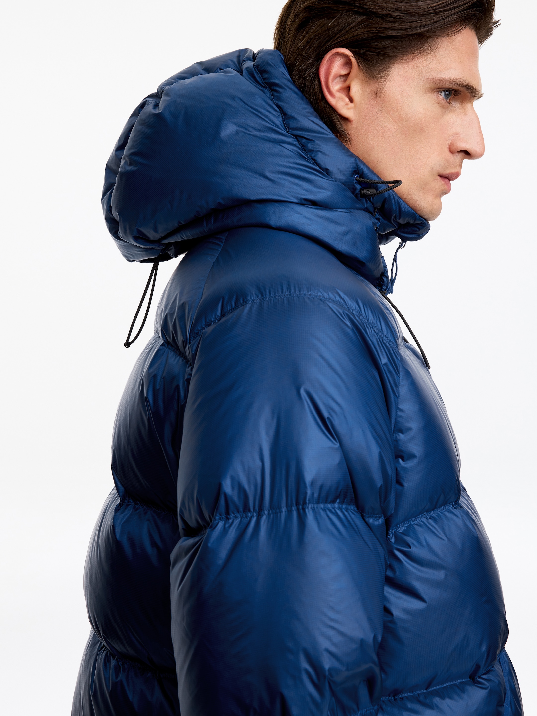 ARKET ACTIVE Hooded Re:Down Puffer - Blue - Regular fit - men - StillMedia/Lookbook - 4