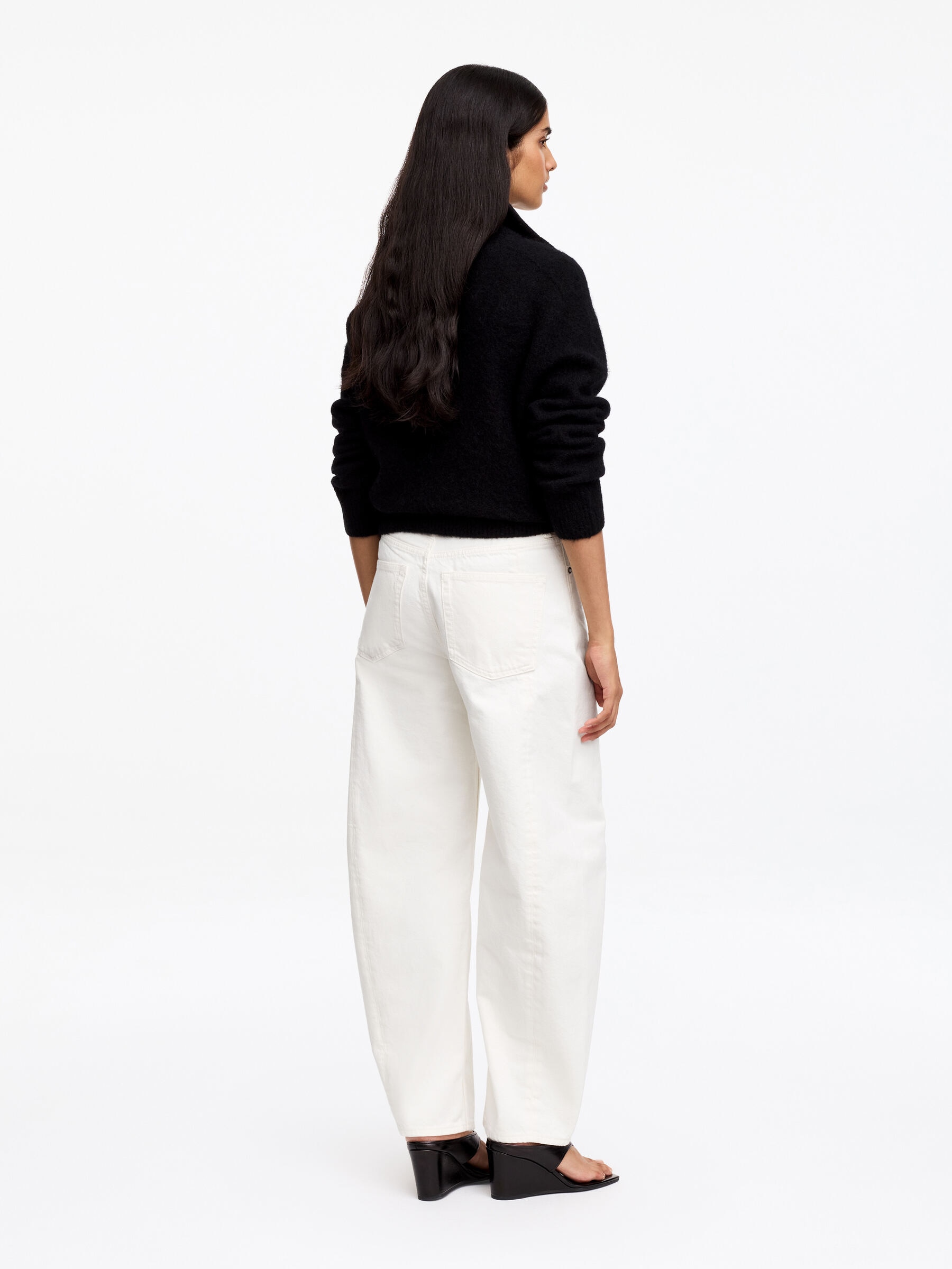 BLOOM Barrel Jeans - Weiß - Relaxed Fit - Women - StillMedia/Lookbook - 5