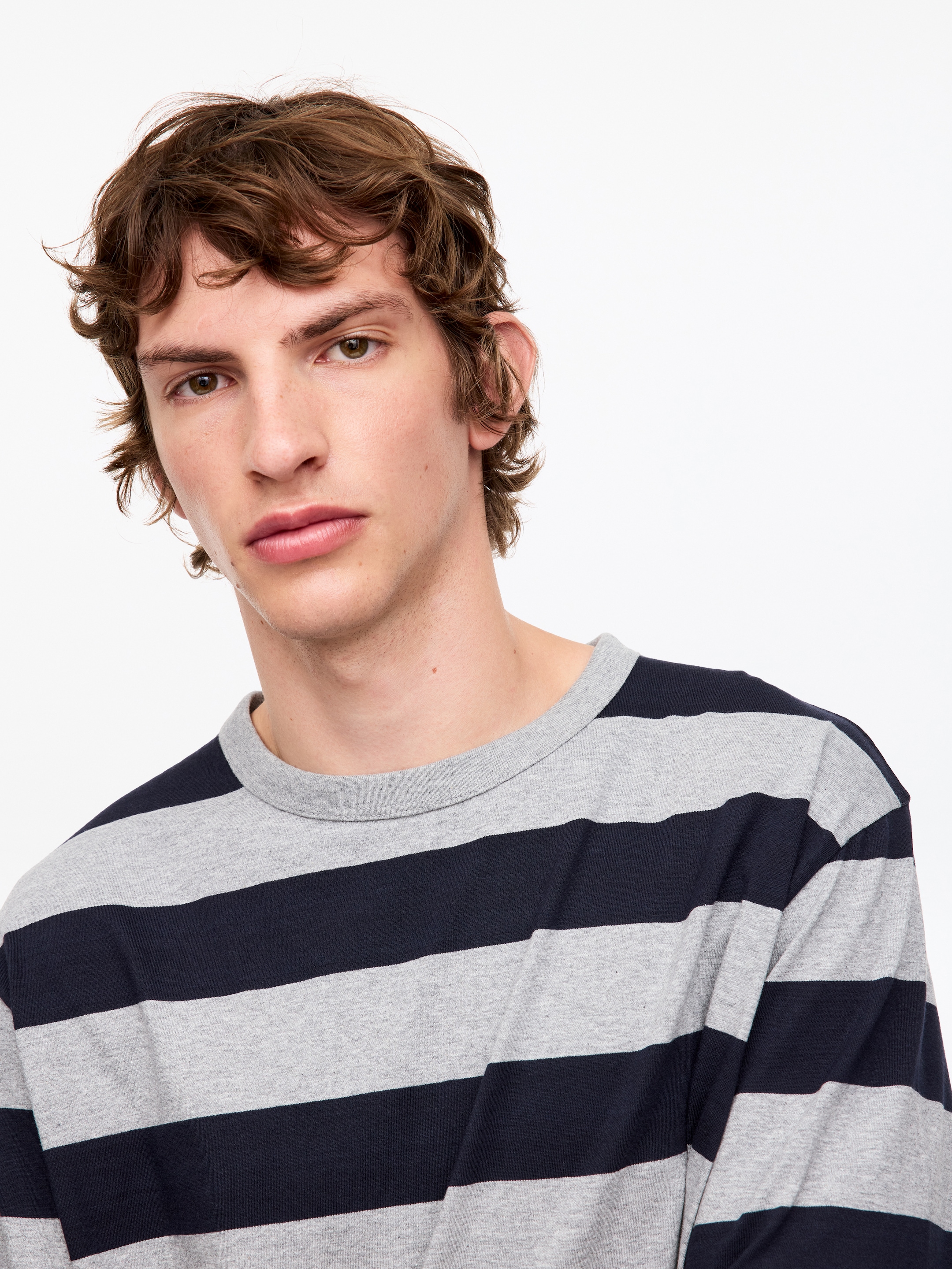 Relaxed T-Shirt - Grey/Dark Blue - Relaxed fit - Men - StillMedia/Lookbook - 3