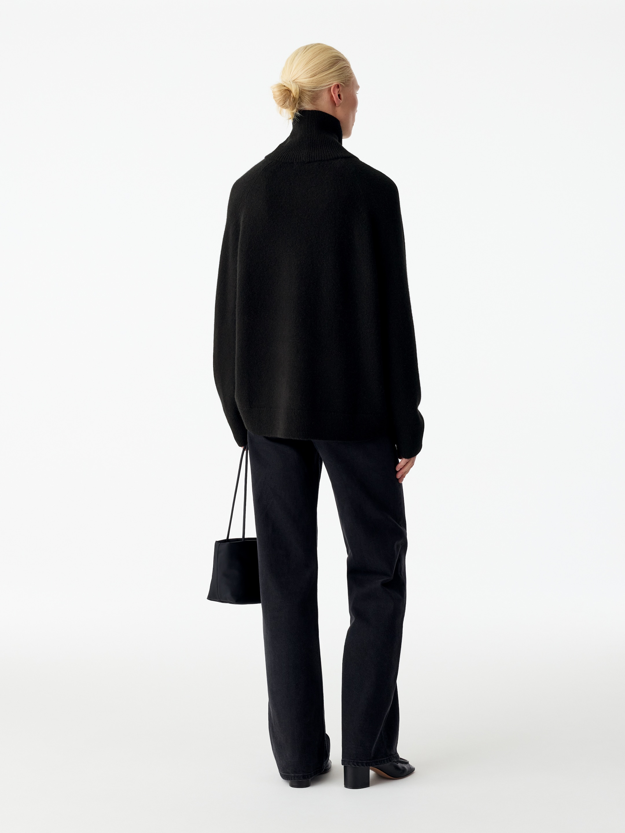 Pure Cashmere Roll-Neck Jumper - Black - Loose fit - women - StillMedia/Lookbook - 9