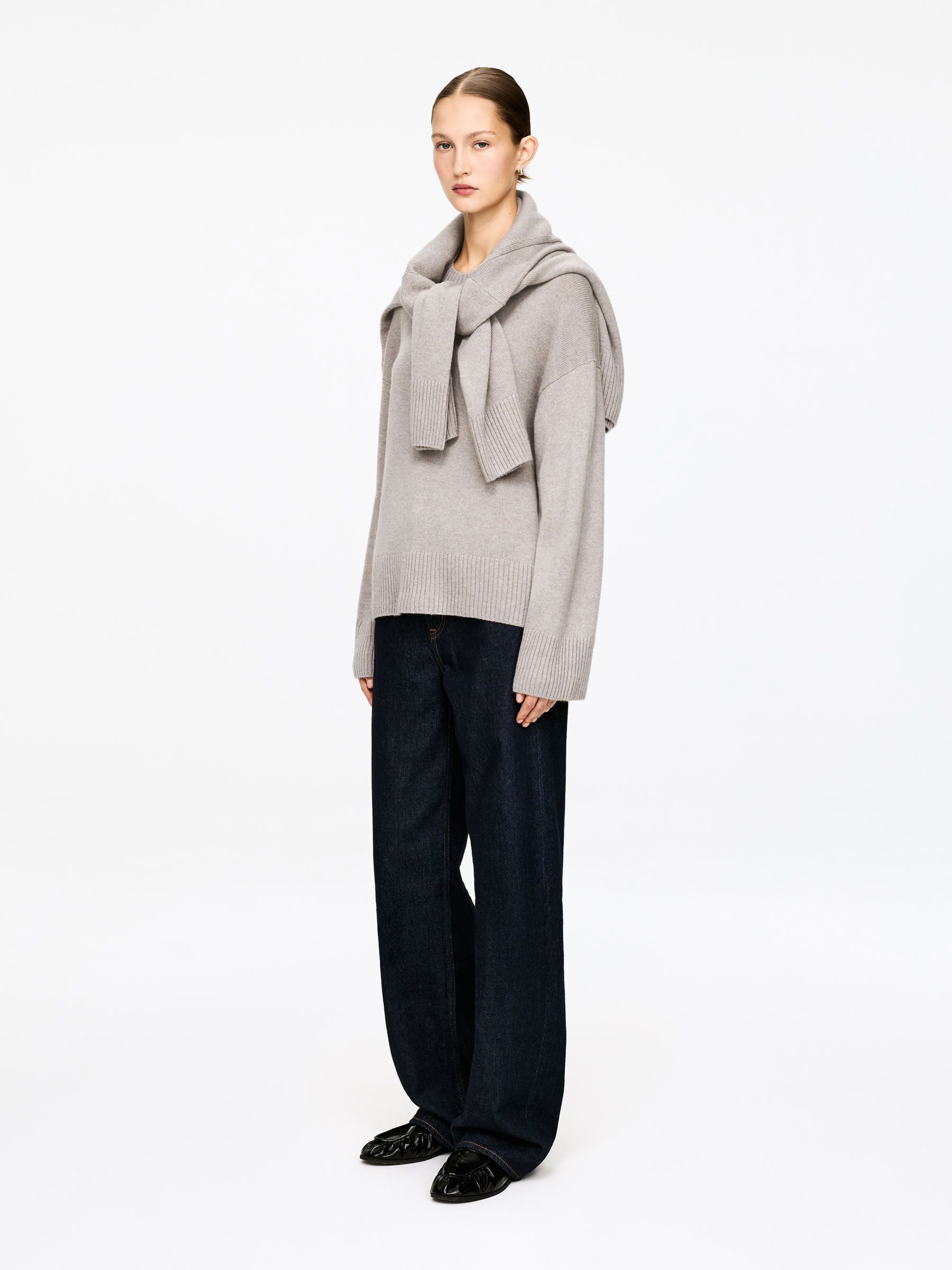 Oversized Pure Cashmere Jumper​ - Light Mole - Relaxed fit - Women - StillMedia/Lookbook - 5