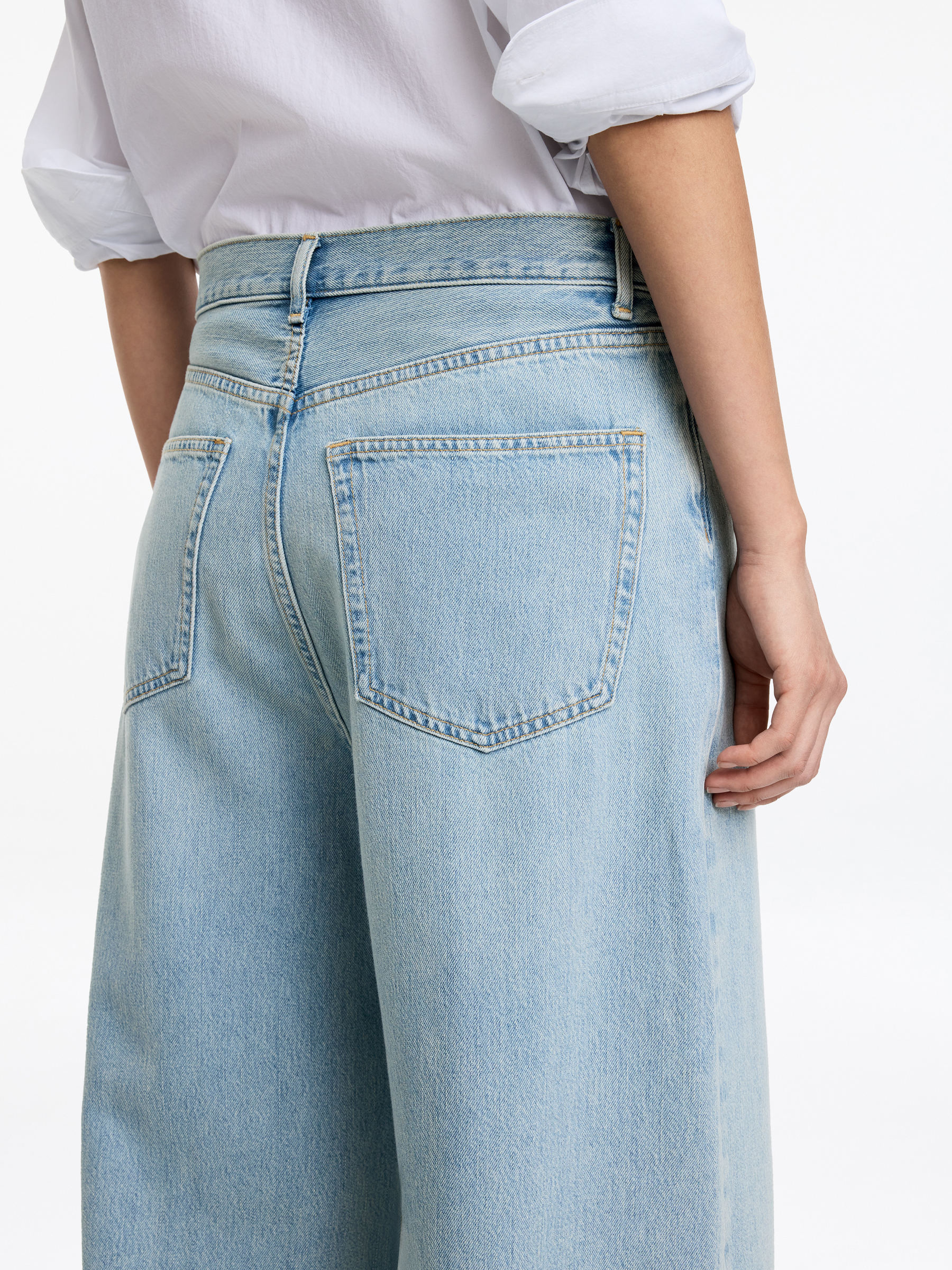 CEDAR Oversized Wide Jeans - Light Blue - Oversized - Women - StillMedia/Lookbook - 4