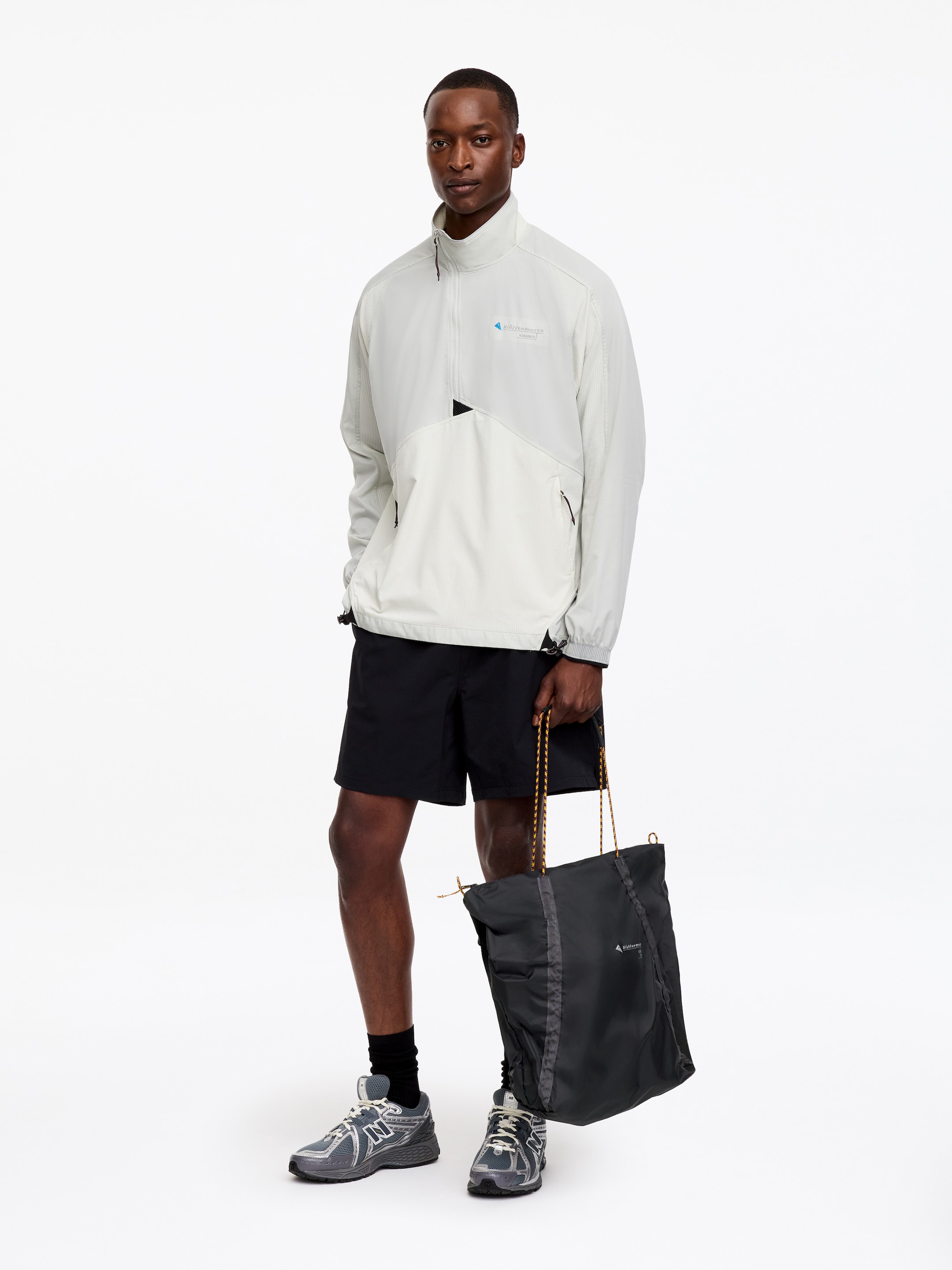 Klättermusen Gebo Tote Bag - Putty grey - Men - StillMedia/Lookbook - 8