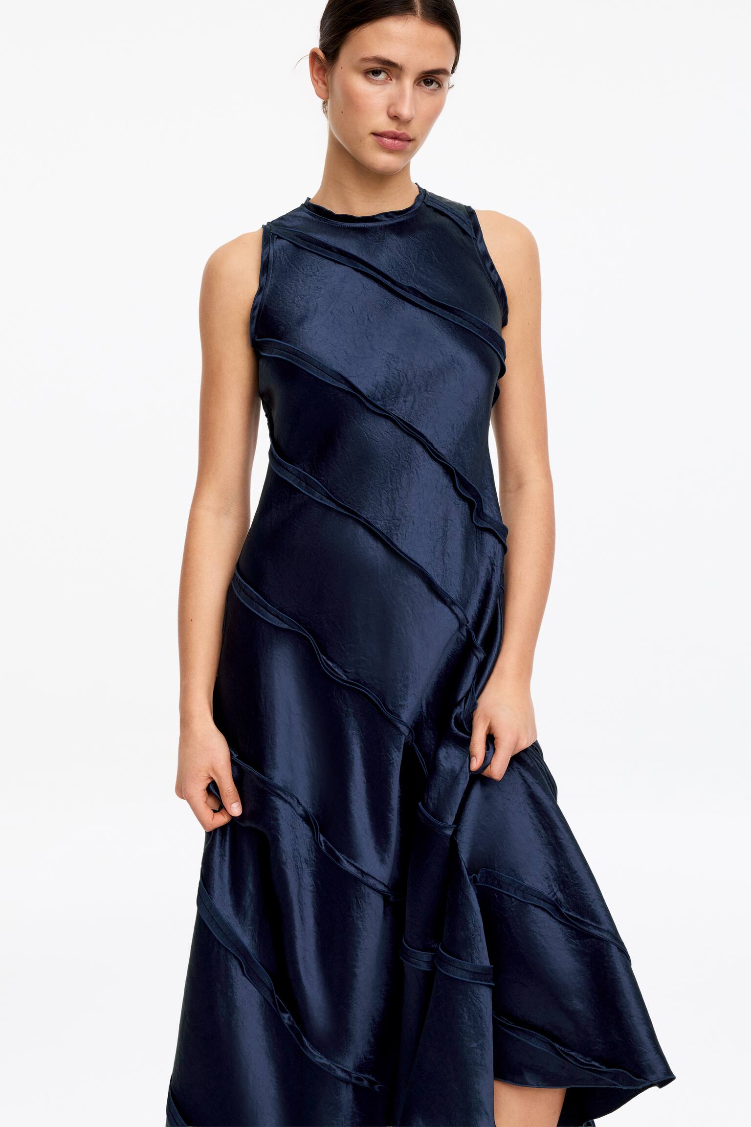 Klänning i satin - Mörkblå/Off-white - 3