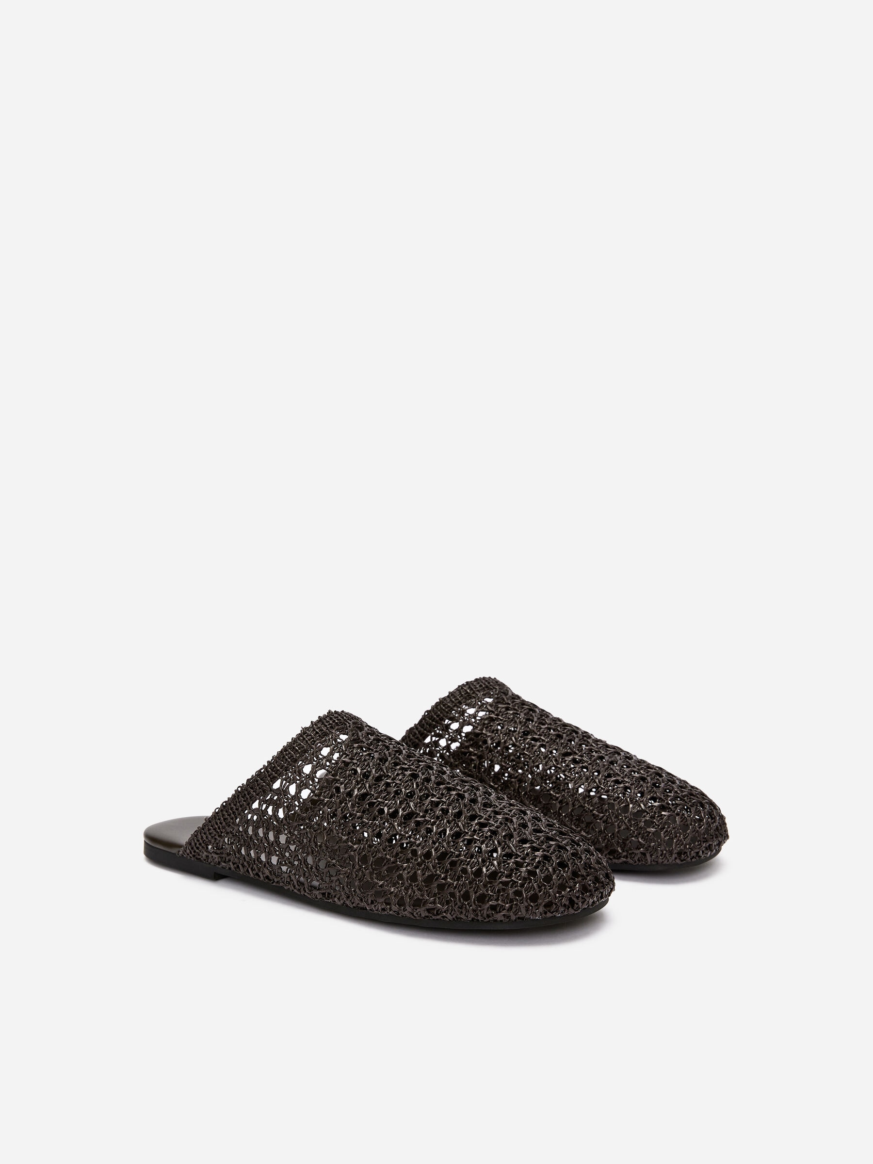Crocheted Slippers - Brown - Women - StillMedia/DescriptiveStillLife - 2