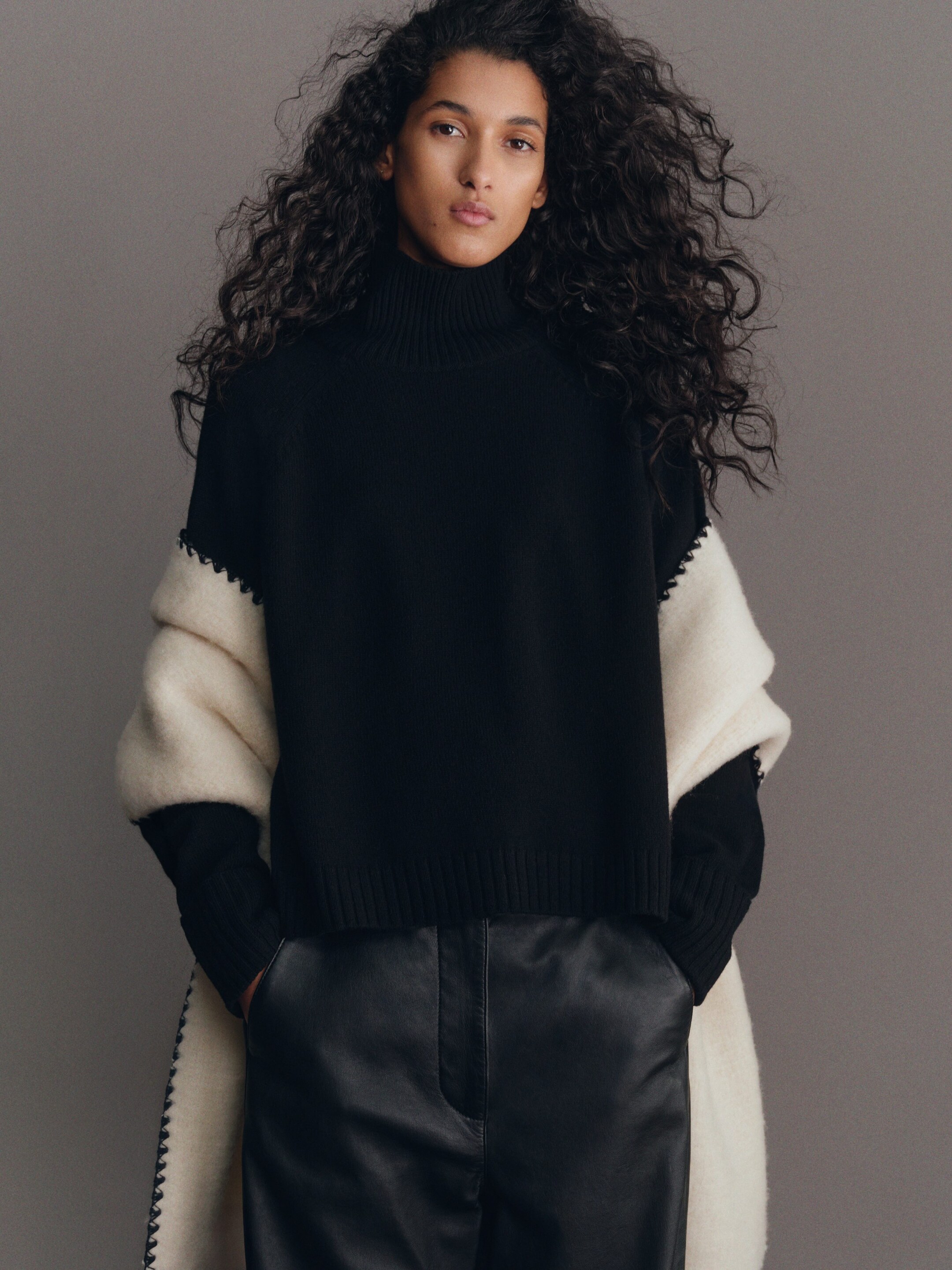 Größeres Bild anzeigen: Schal mit Festonstich - Beige - Ladies | H&M AT 4