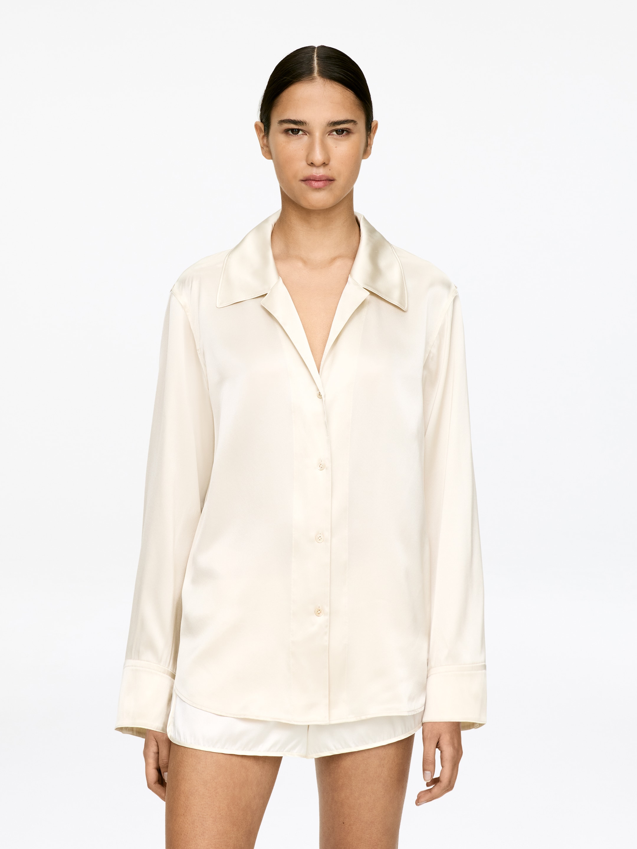 Größeres Bild ansehen: Legere Seidenbluse - Cremeweiß - Ladies | H&M DE 1