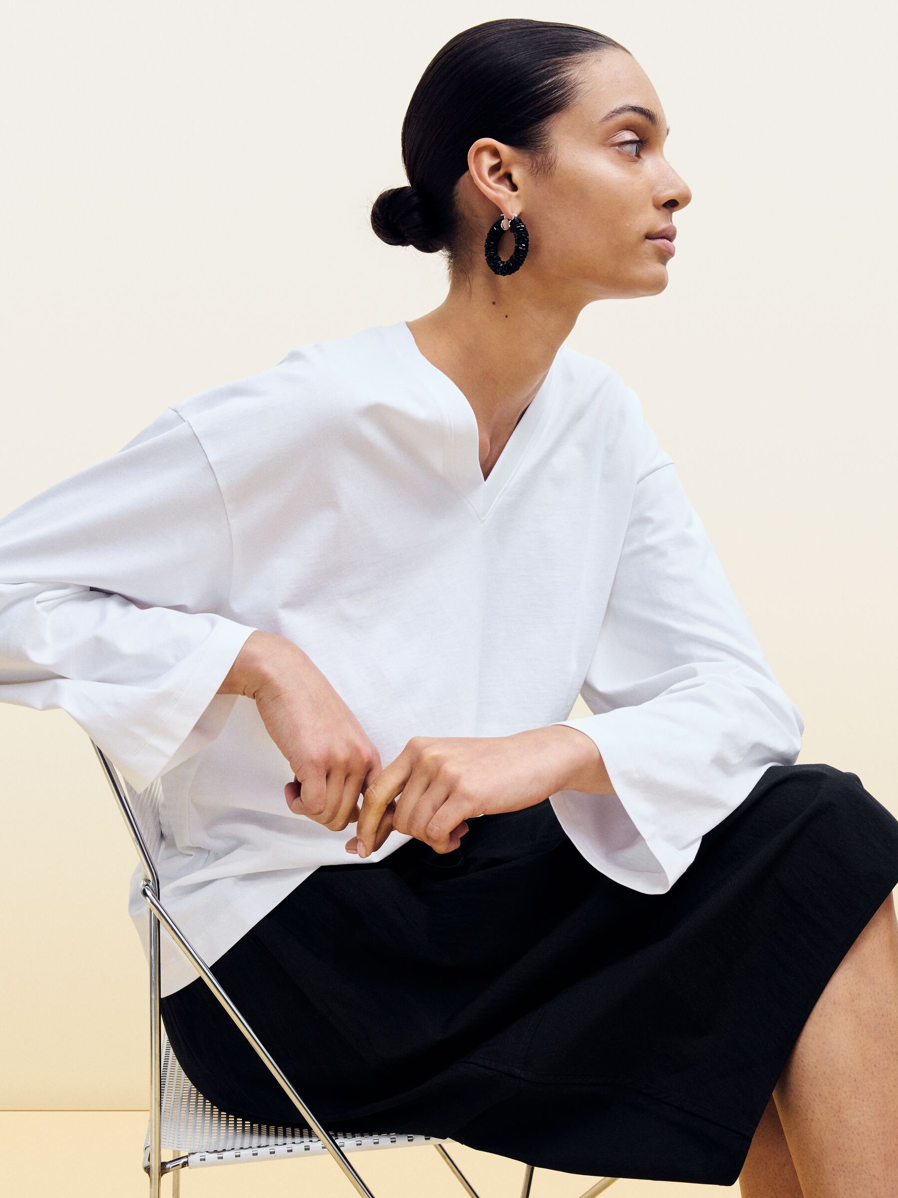 V-Neck T-Shirt - White - Loose fit - Women - StillMedia/Environmental - 1