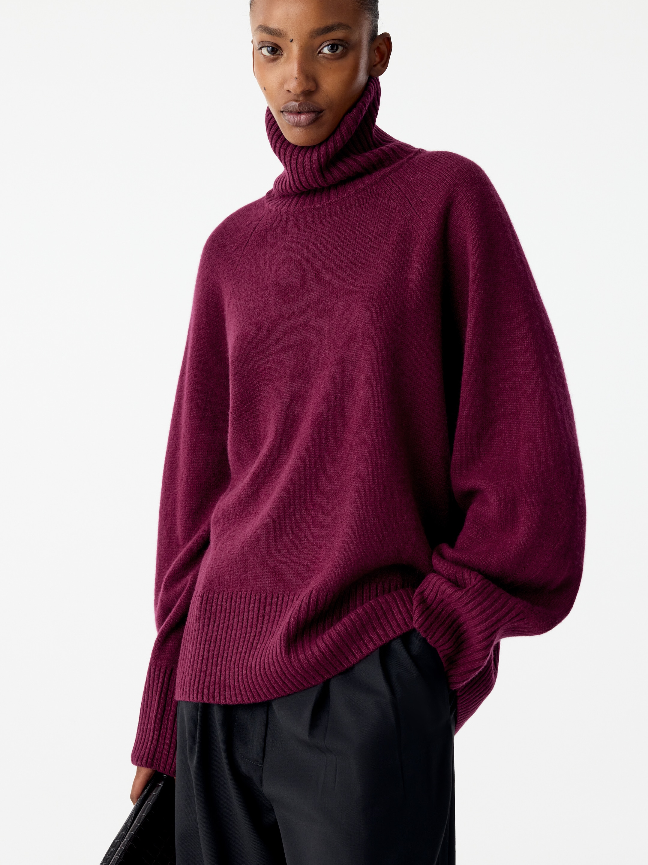 Maglione a collo alto in puro cashmere - Rosso scuro - Loose fit - women - StillMedia/Lookbook - 9
