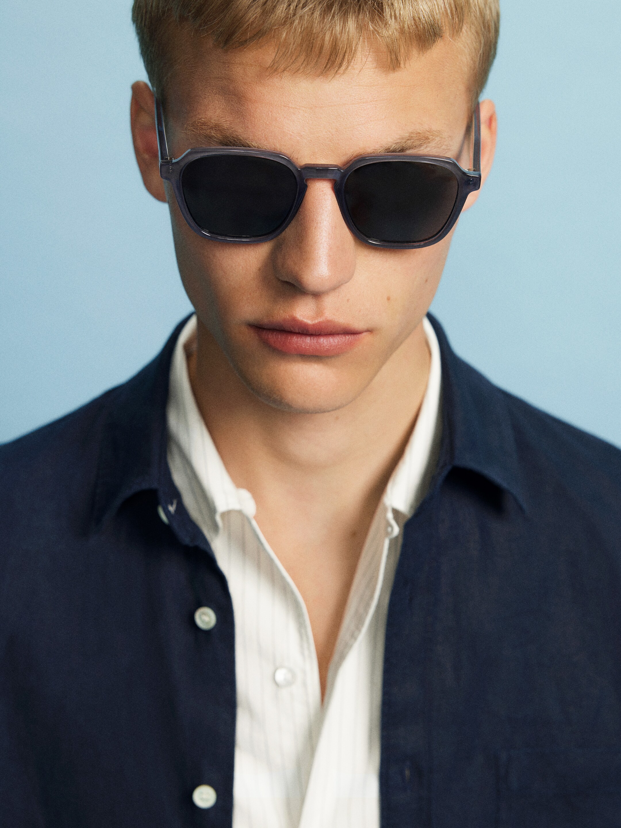 Größeres Bild anzeigen: Leinenhemd mit normaler Passform - Dunkelblau - Men | H&M AT 2