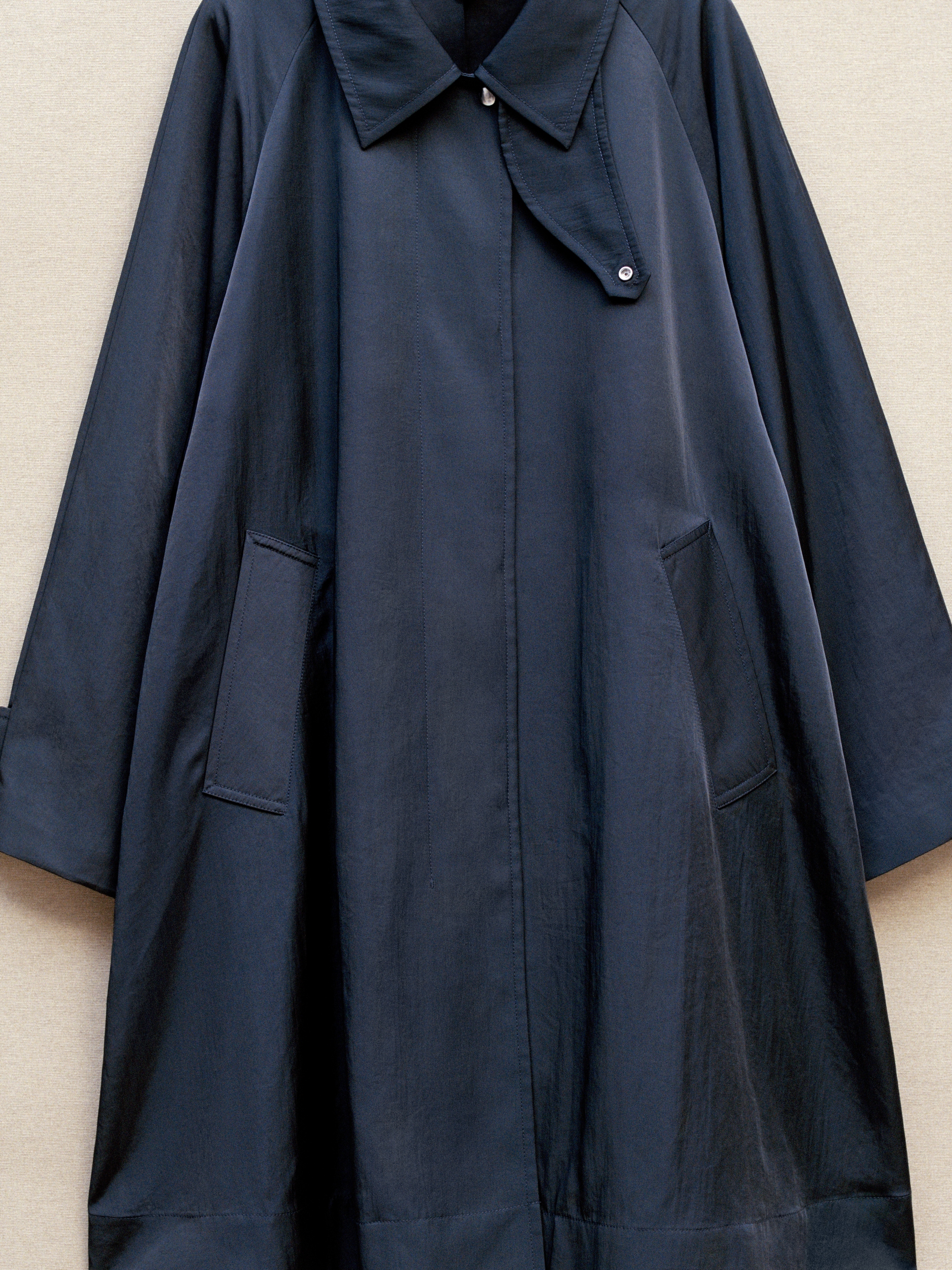 Lockerer Mantel aus Nylon - Grau - Loose Fit - women - StillMedia/Environmental - 1