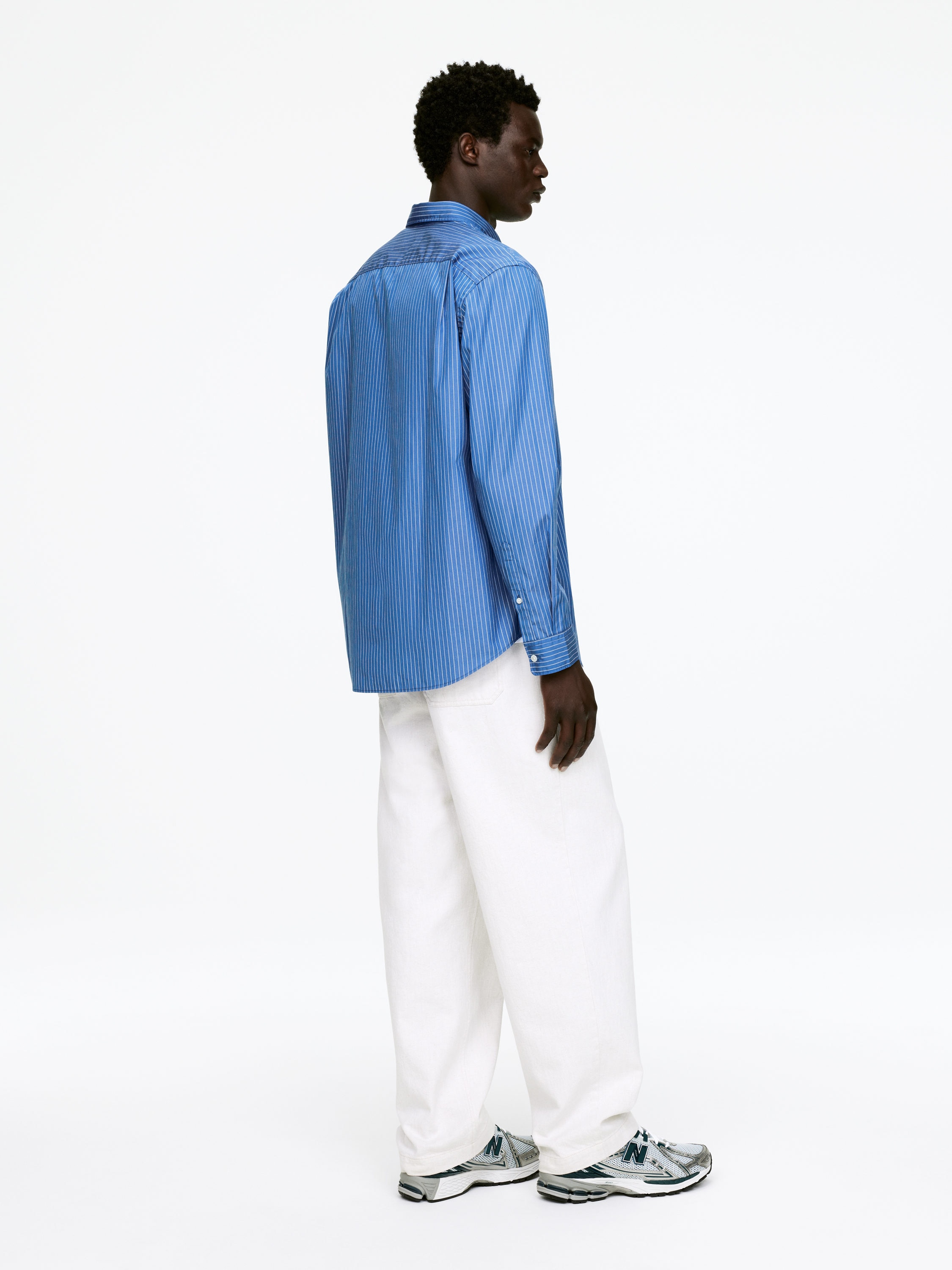 Relaxed Poplin Shirt - Blue/White - Loose fit - Men - StillMedia/Lookbook - 3