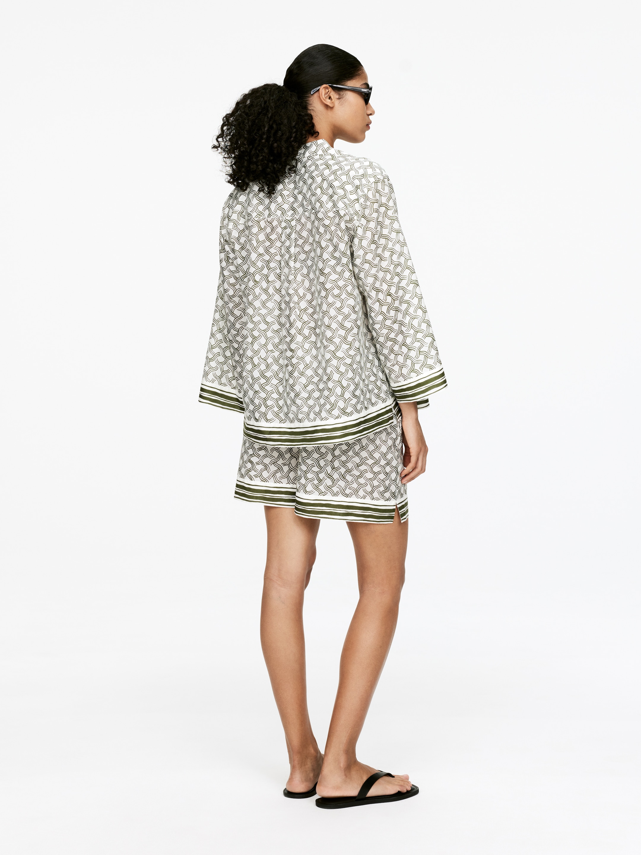 Se større billede: Skjorte med print - Råhvid/mørkegrøn - DAME | H&M DK 3