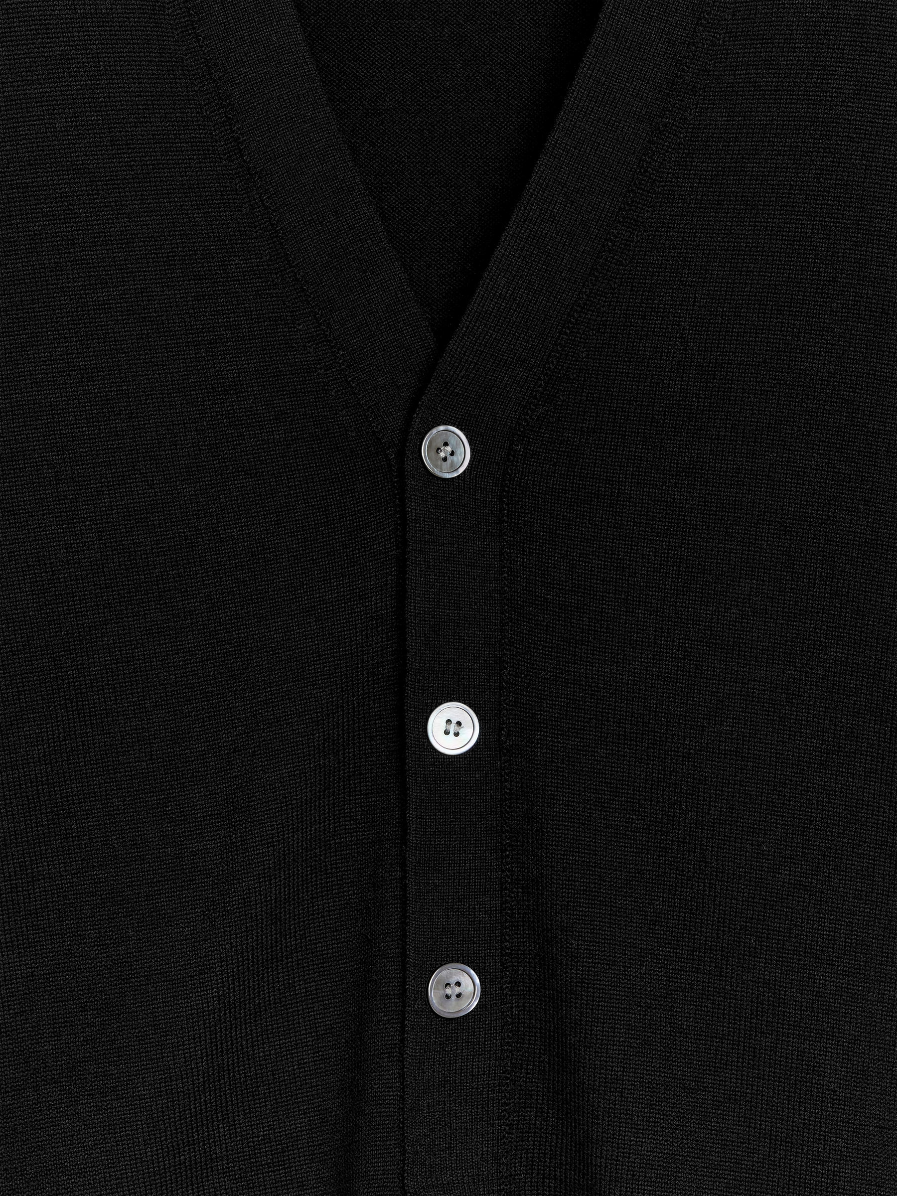 V-Neck Wool Cardigan - Black - Regular fit - Men - StillMedia/DescriptiveDetail - 2