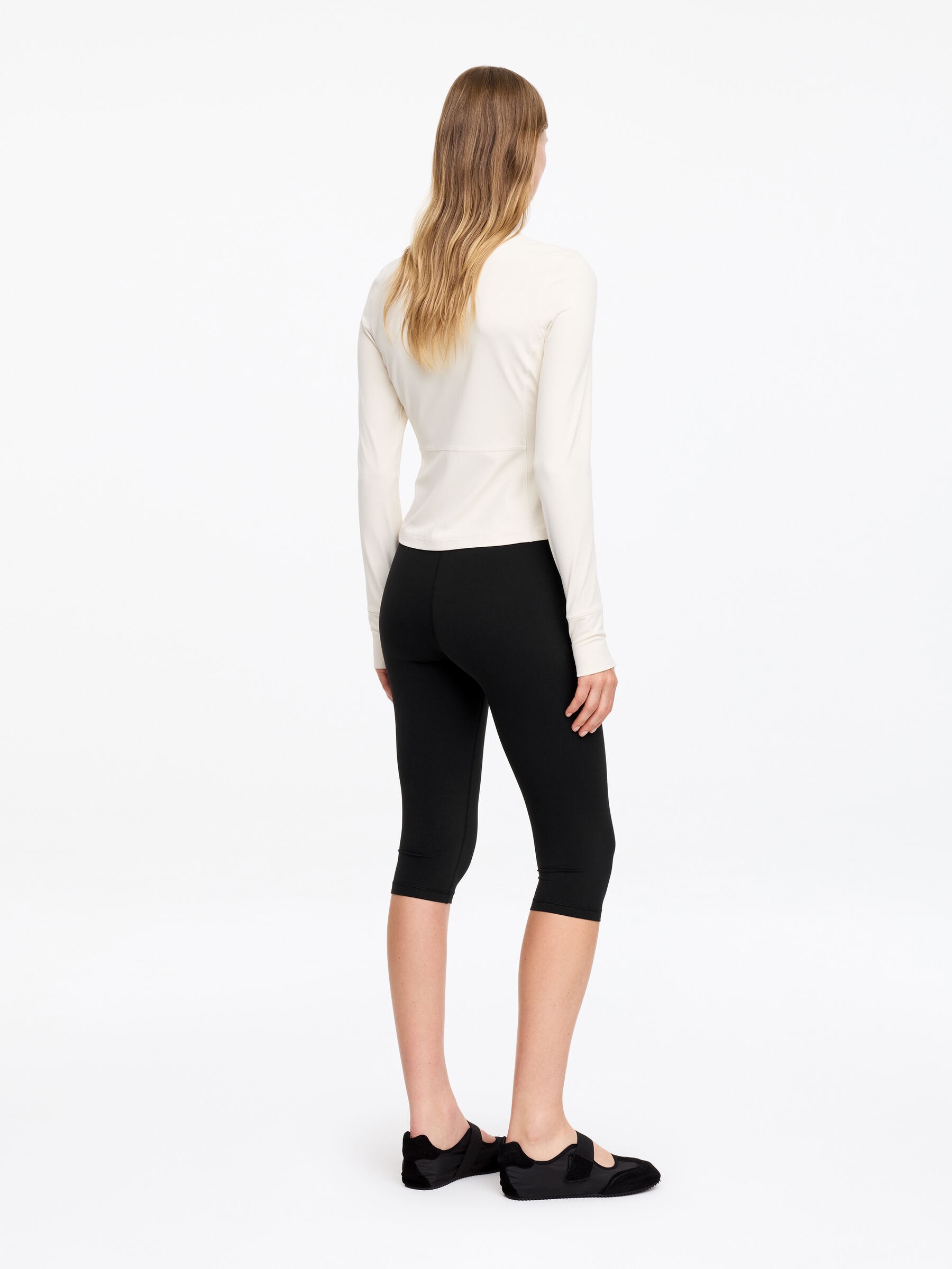 Soft Stretch Capri Leggings - Black - Slim fit - Women - StillMedia/Lookbook - 2