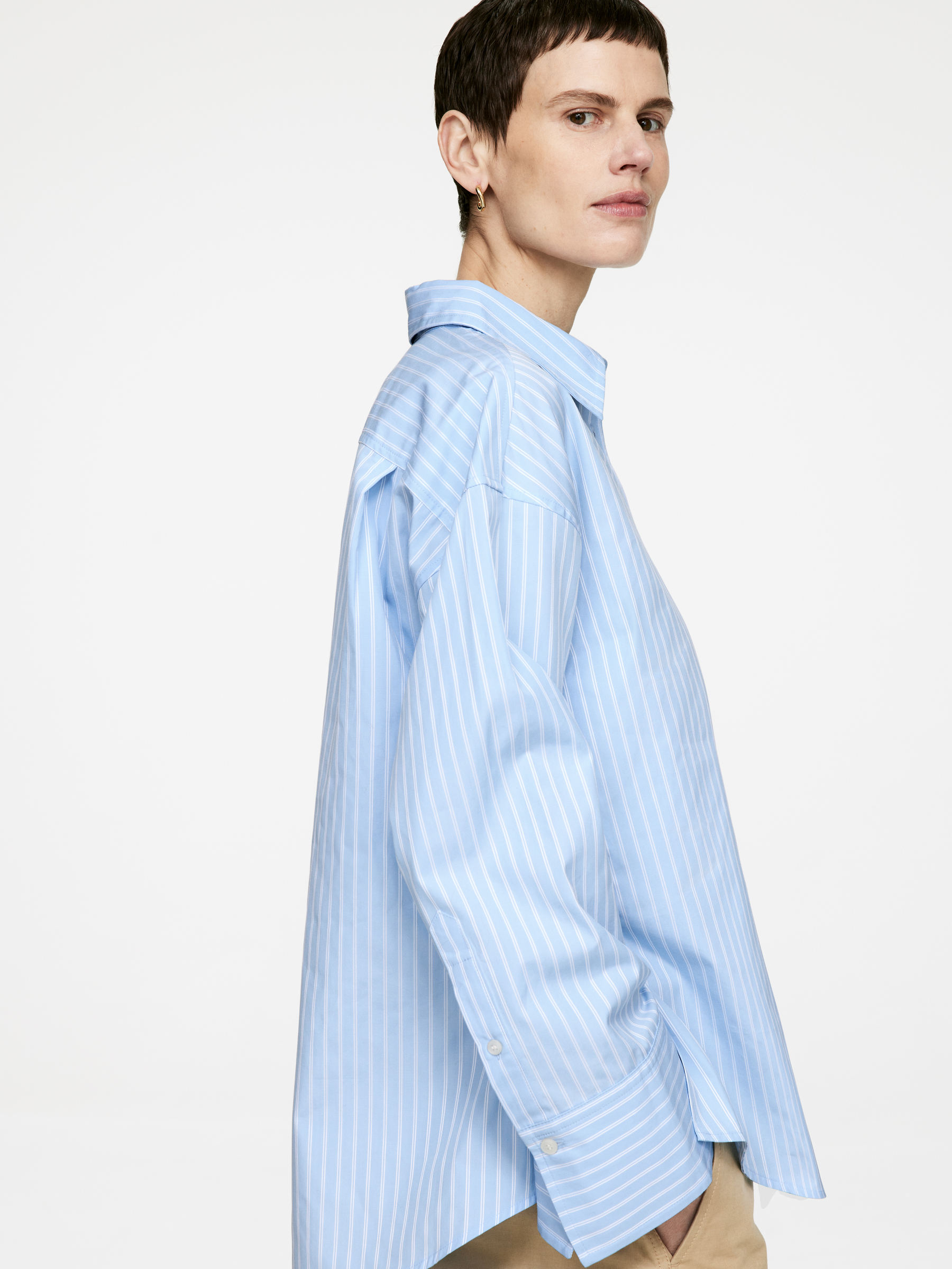 Wide-Sleeve Cotton Shirt - Light Blue - Relaxed fit - Women - StillMedia/Lookbook - 6