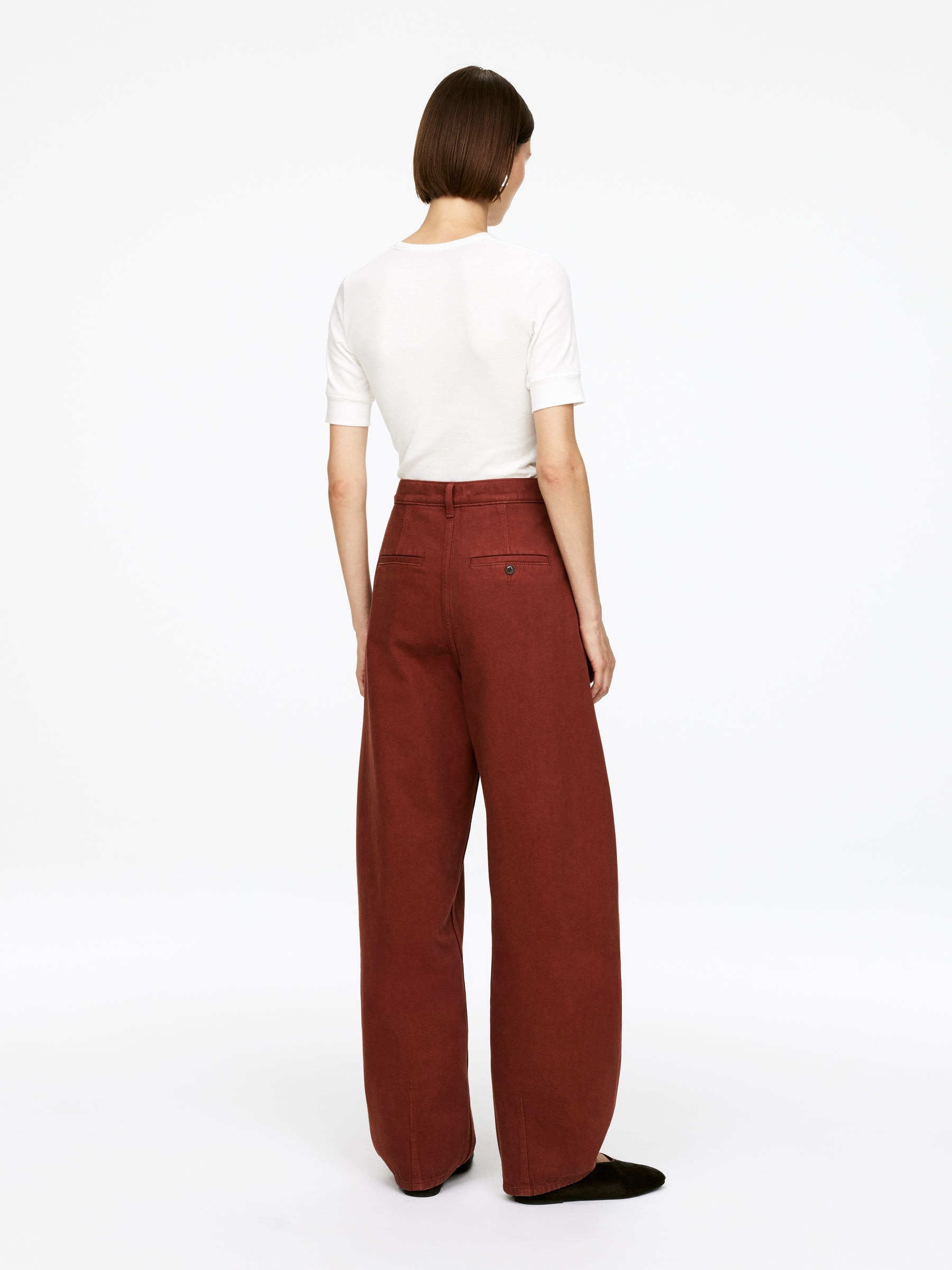 Jean à jambe barrel - Marron patiné - Relaxed fit - Femme - StillMedia/Lookbook - 5