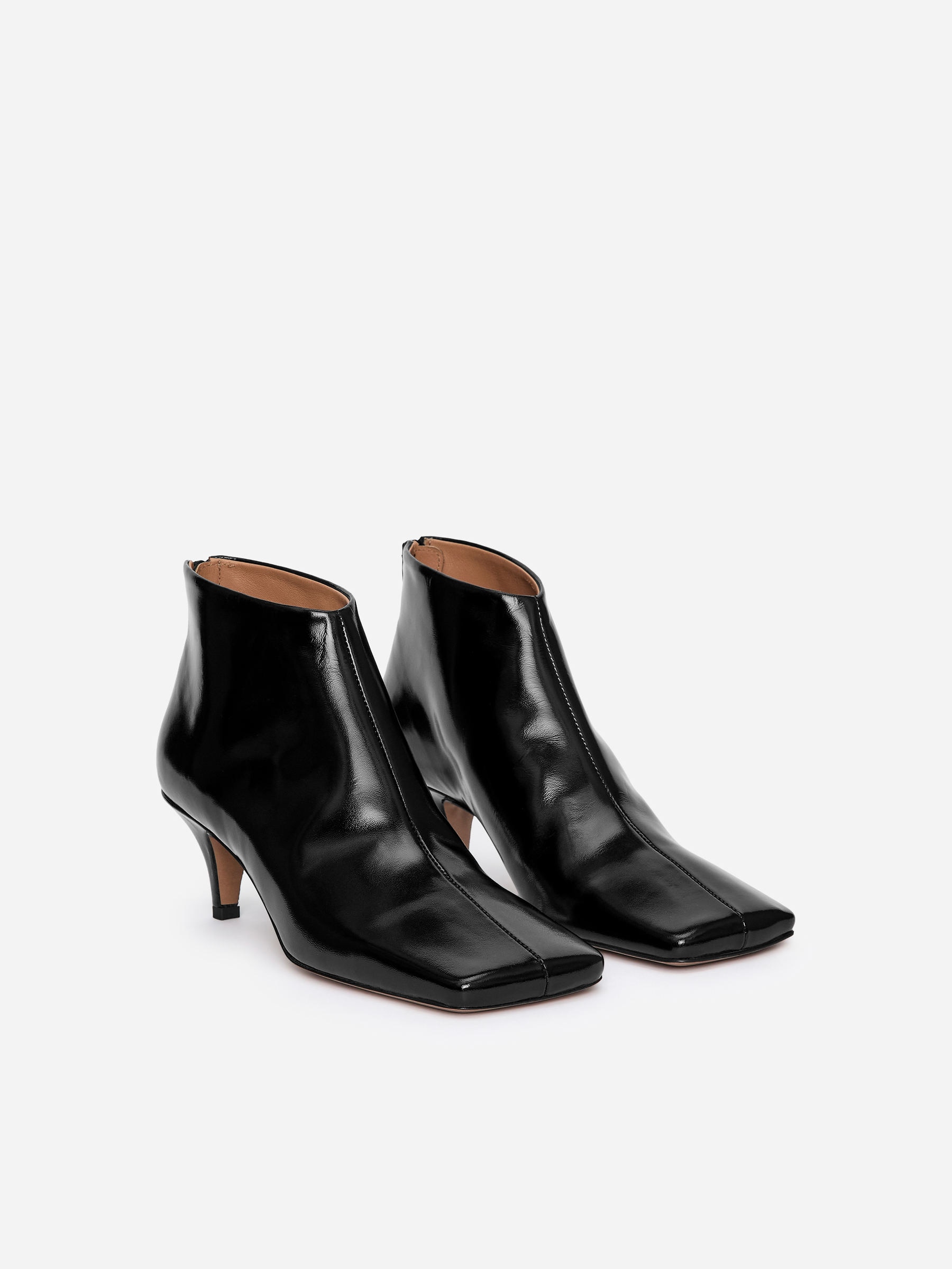 Glossy Leather Ankle Boots - Black - Women - StillMedia/DescriptiveStillLife - 2