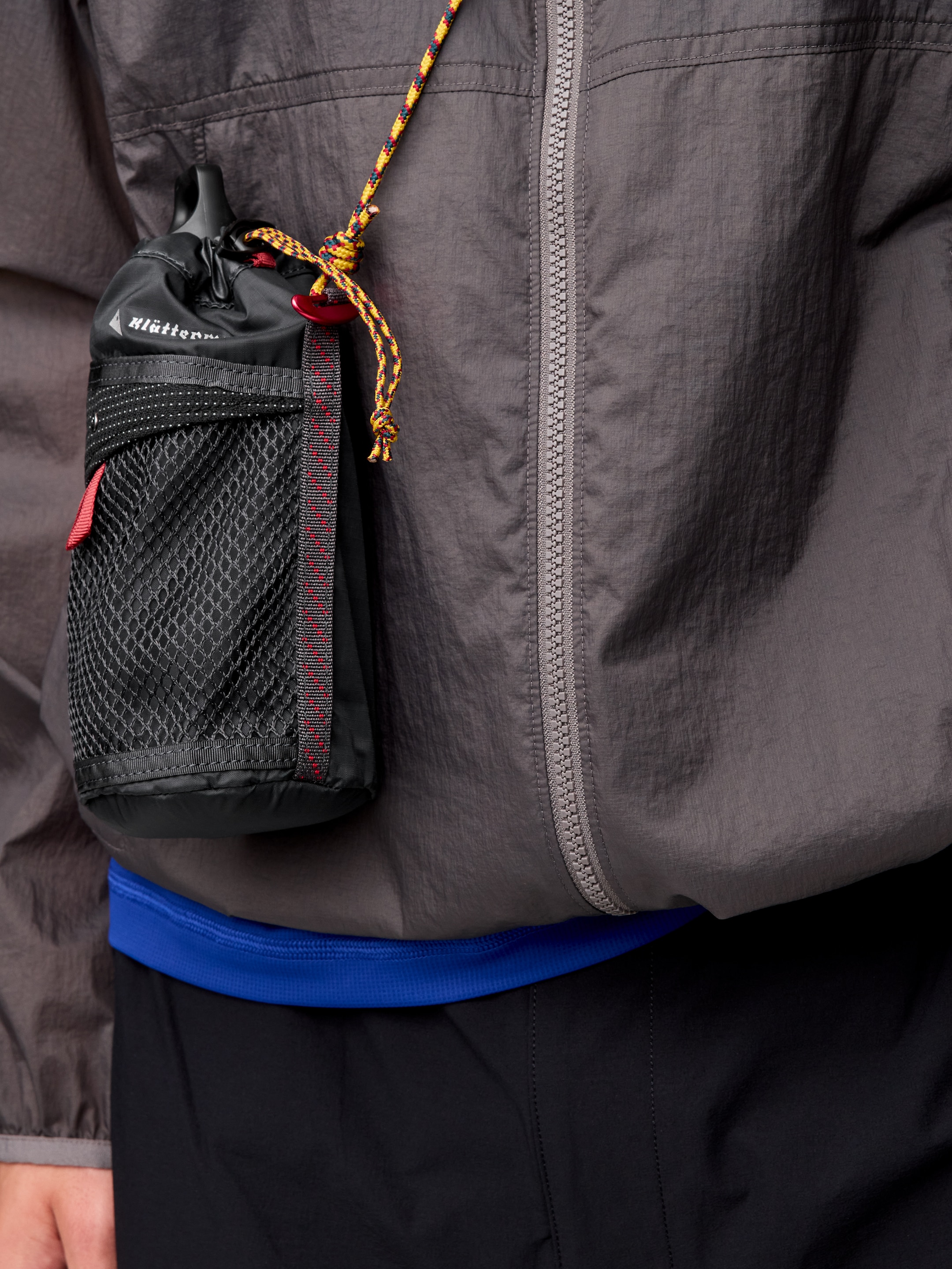 Klättermusen Algir Bottle Sling - Svart - Men - StillMedia/Lookbook - 4
