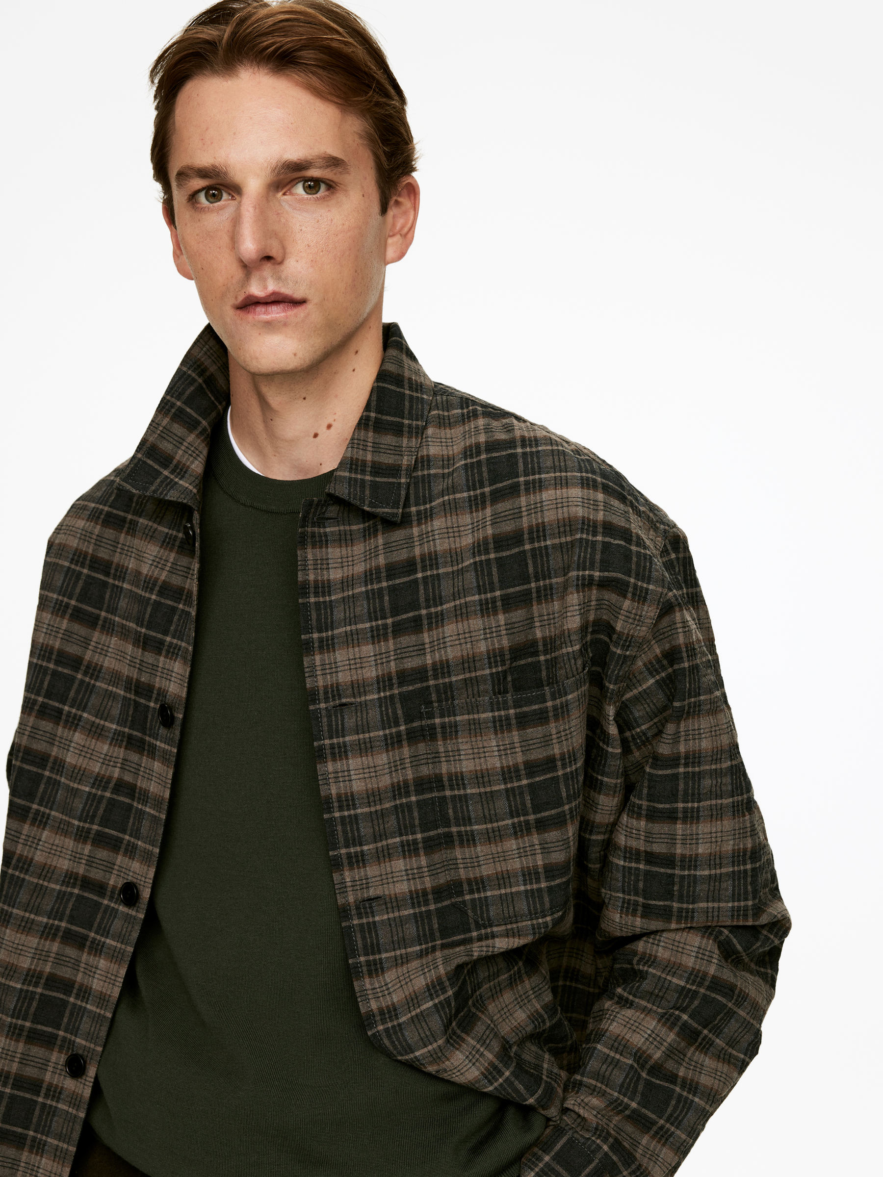 Pull en laine mérinos en maille fine - Vert foncé - Regular fit - Homme - StillMedia/Lookbook - 12