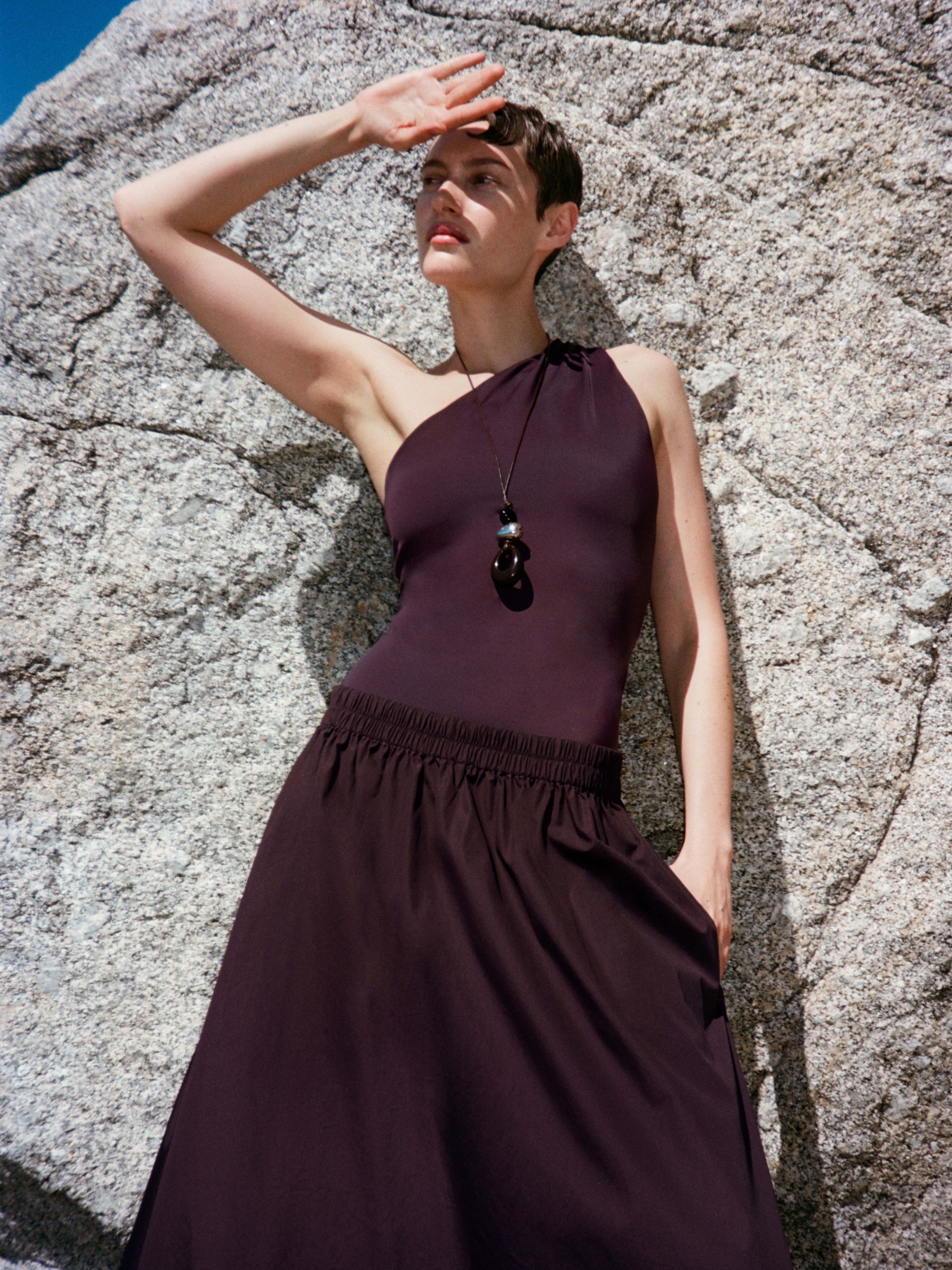One-Shoulder Swimsuit – Dark red – Women – ARKET EU