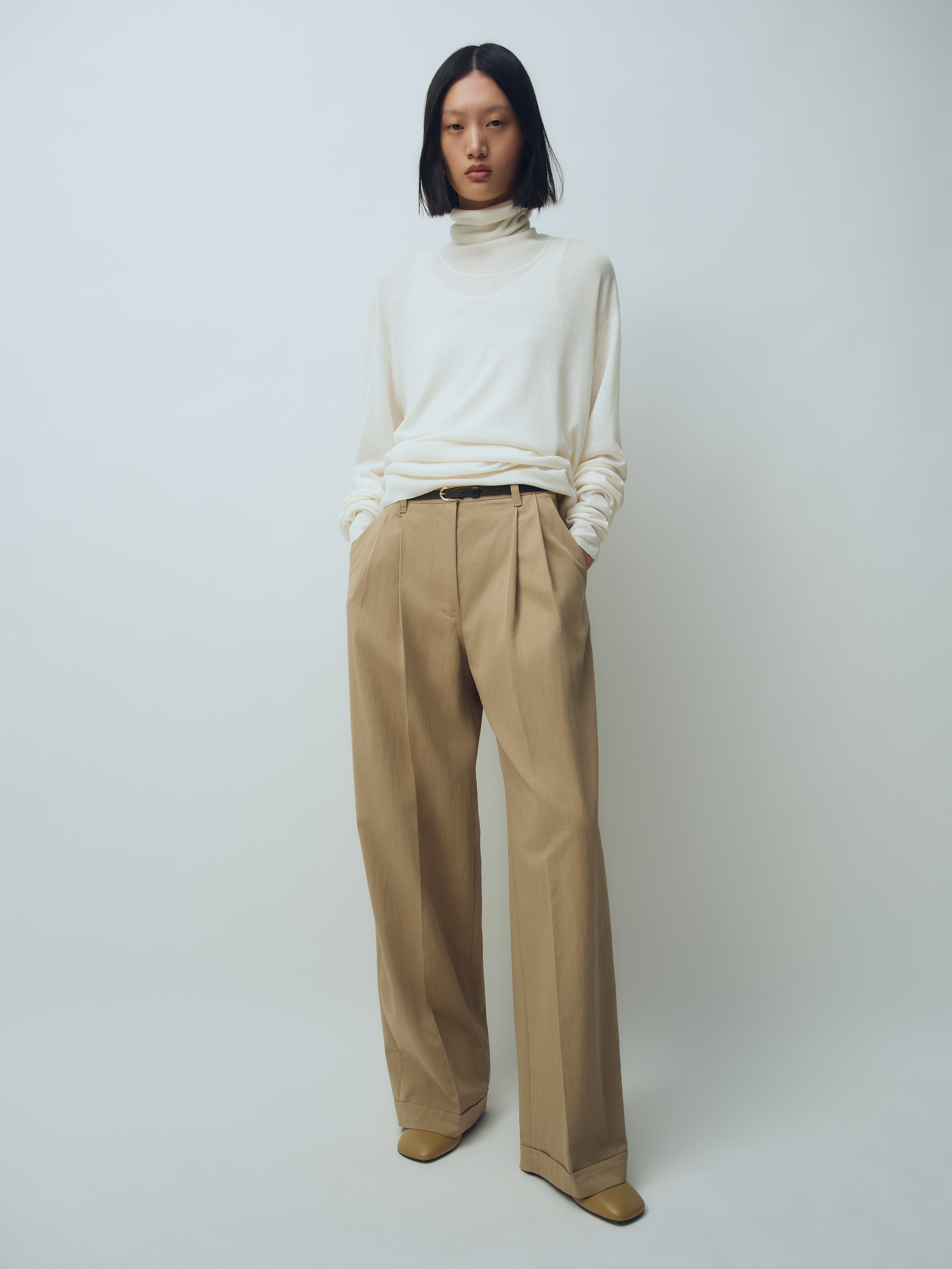 Pull col roulé en laine et lyocell - Blanc cassé - Loose fit - women - StillMedia/Environmental - 1