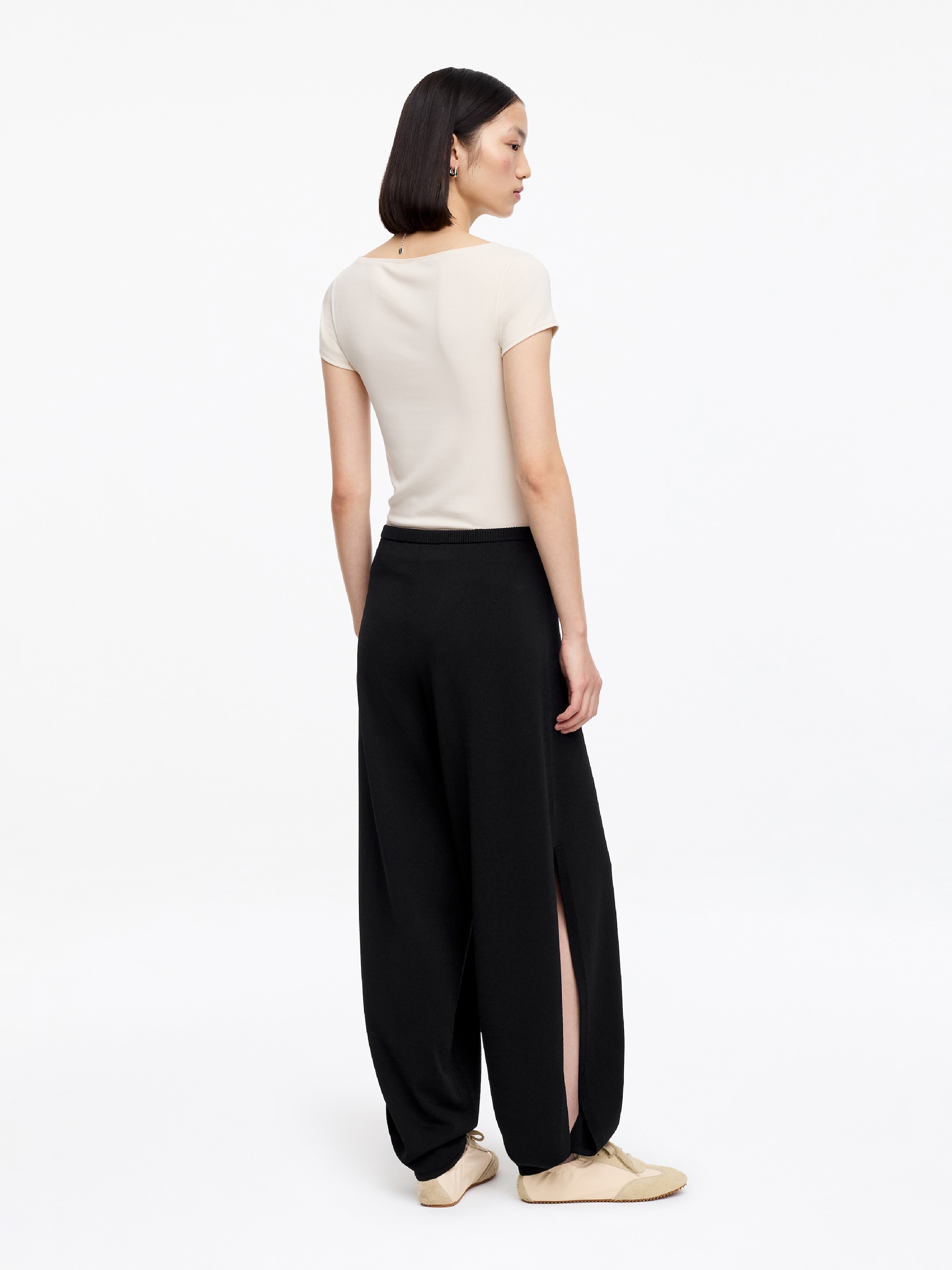 Relaxed Fine-Knit Trousers - Black - Loose fit - Women - StillMedia/Lookbook - 4