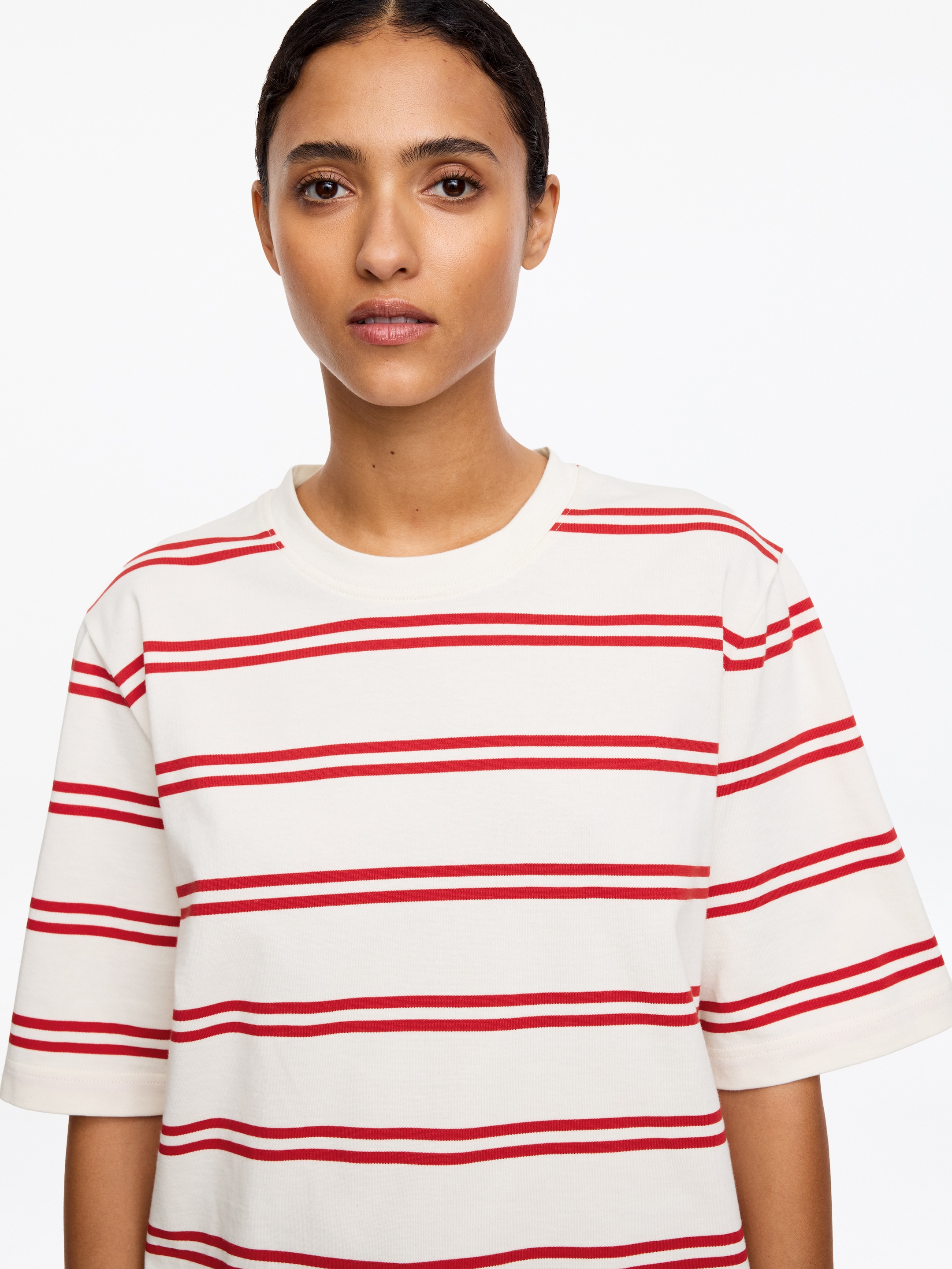 Kastiges Signature-T-Shirt - Rot/Cremeweiß - Relaxed Fit - Damen - StillMedia/Lookbook - 3
