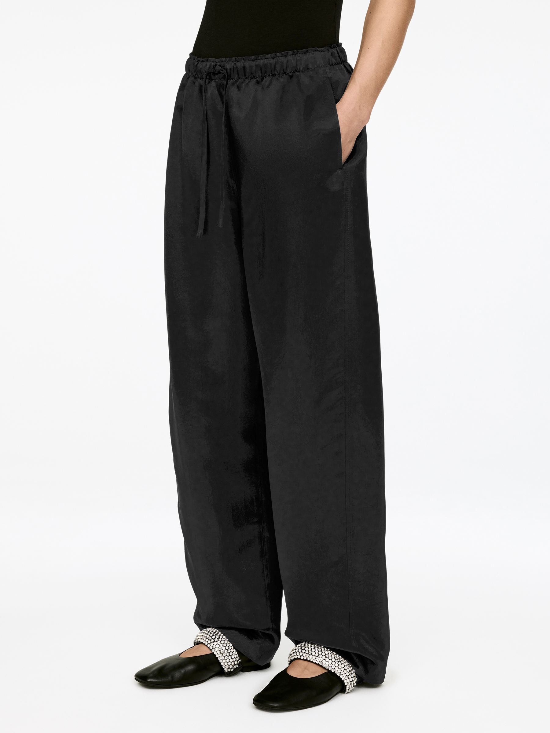 Drawstring Satin Trousers - Black - Relaxed fit - Women - StillMedia/Lookbook - 6
