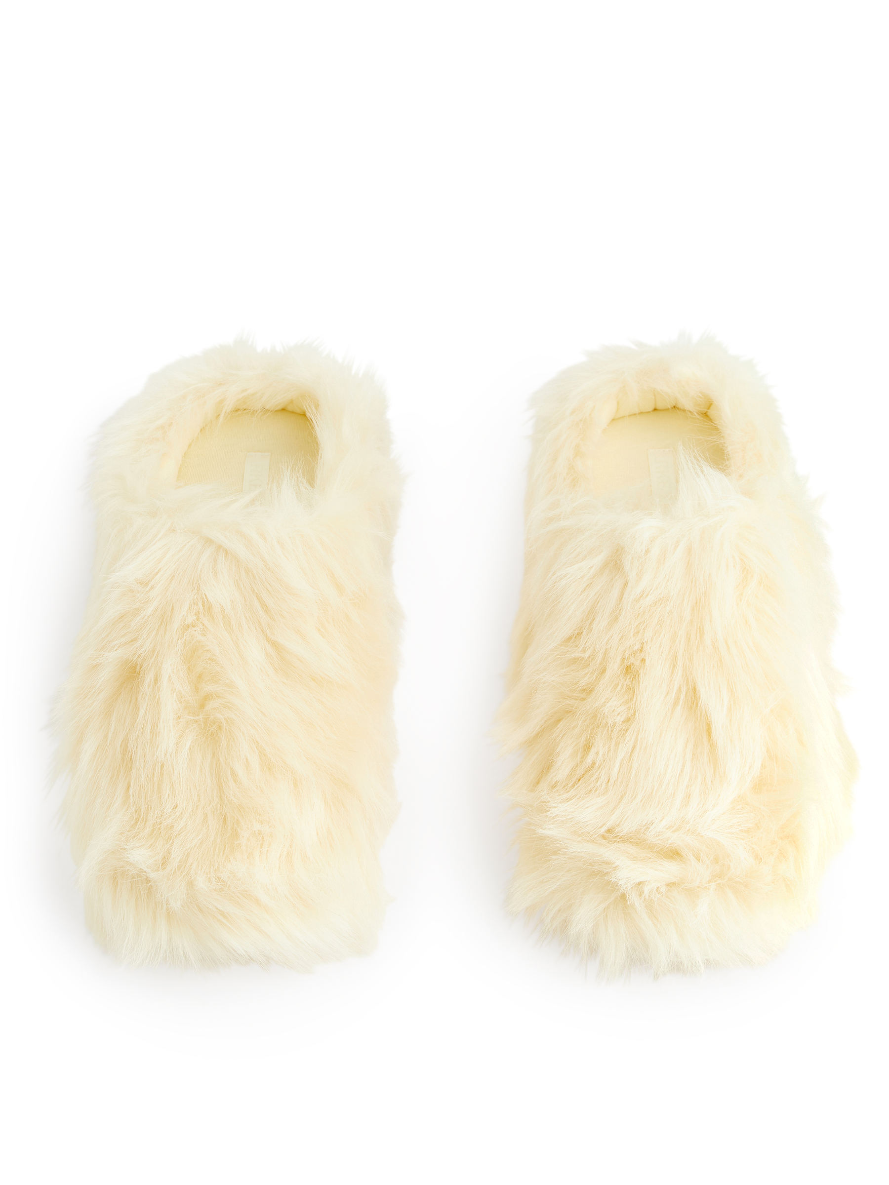 Fluffy Indoor Slippers - White - Women - StillMedia/DescriptiveStillLife - 2
