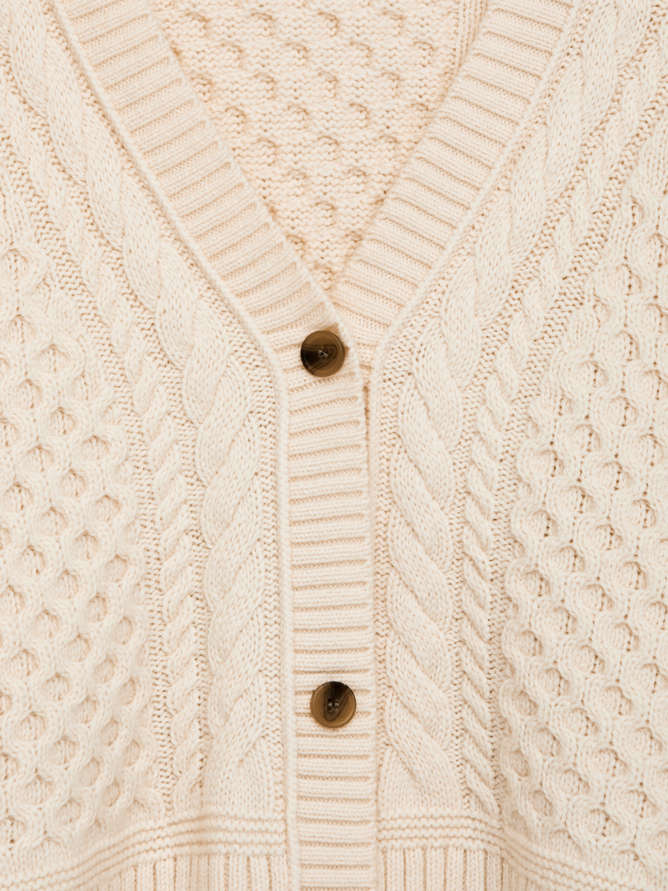 Größeres Bild anzeigen: Zopfstrickjacke aus Wolle - Cremeweiß - Ladies | H&M AT 6
