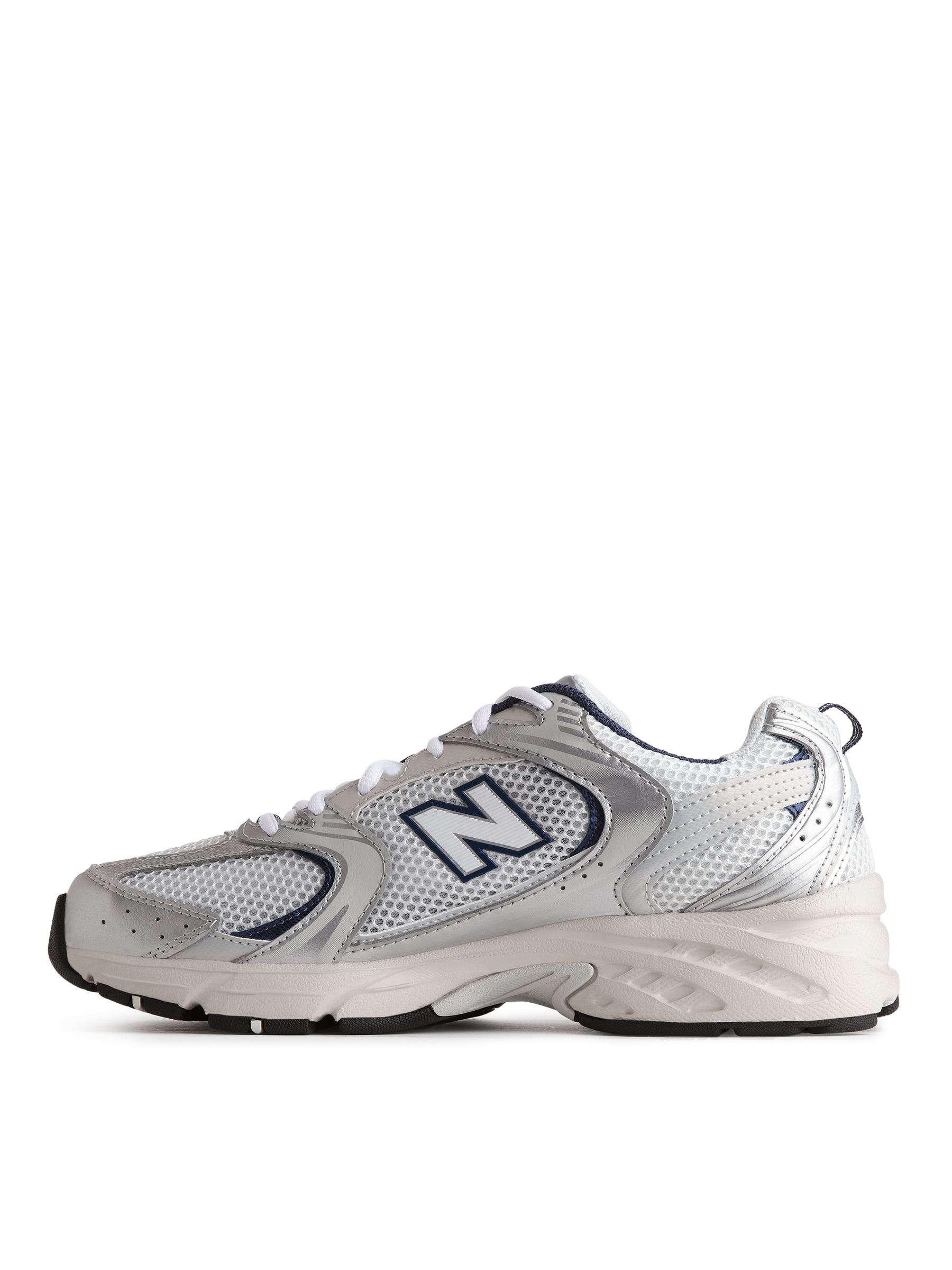 Sneaker 530 von New Balance - Weiß/Blau - Damen - StillMedia/DescriptiveStillLife - 4
