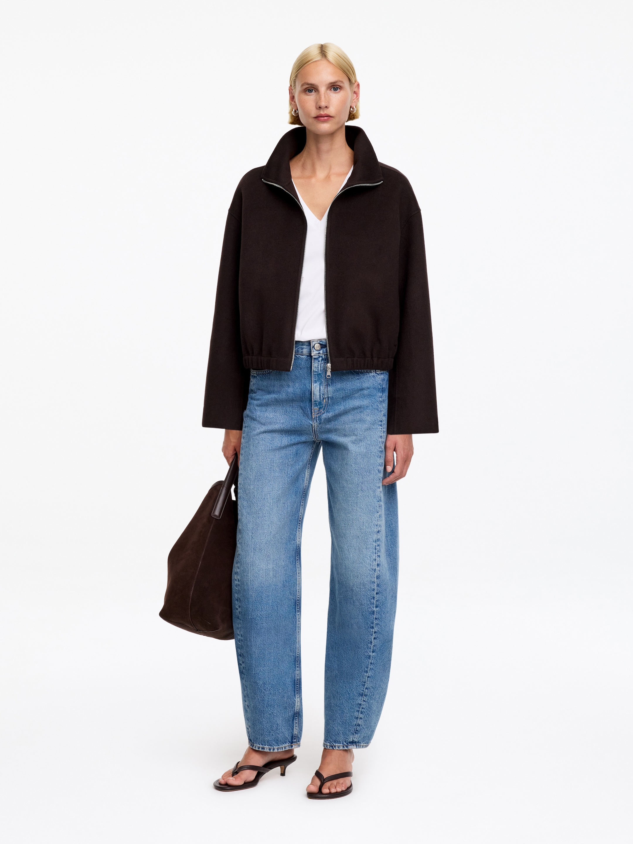 BLOOM Barrel Jeans - Mid Blue - Relaxed fit - Women - StillMedia/Lookbook - 7