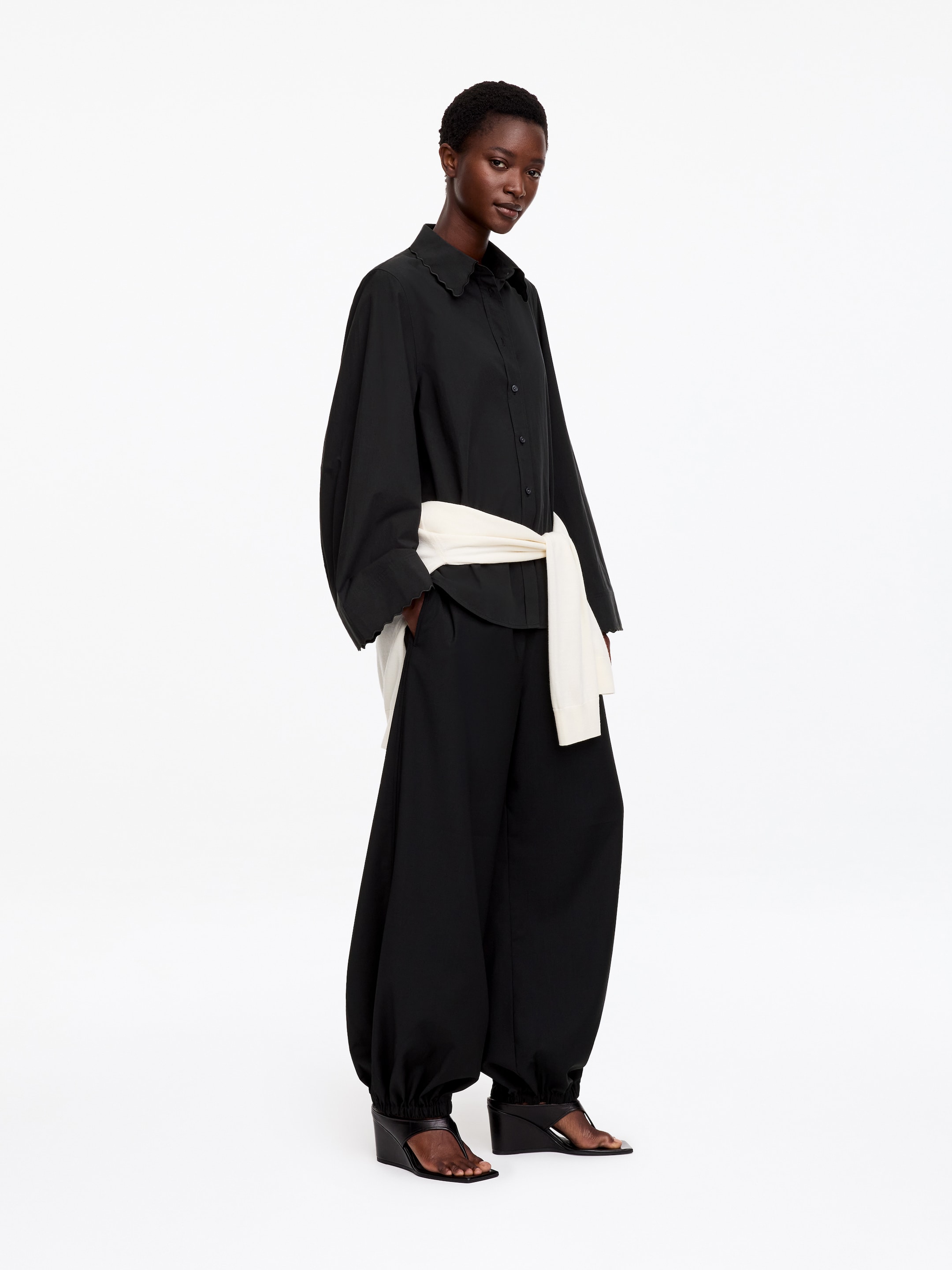 Scallop-Detail Shirt - Black - Regular fit - women - StillMedia/Lookbook - 3