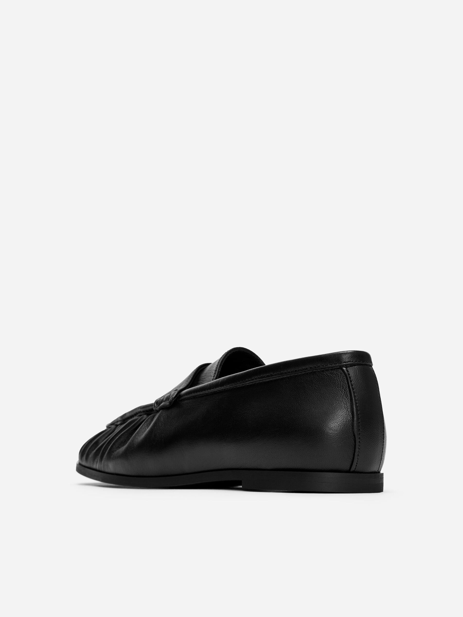 Soft Leather Loafers - Black - Women - StillMedia/DescriptiveStillLife - 1