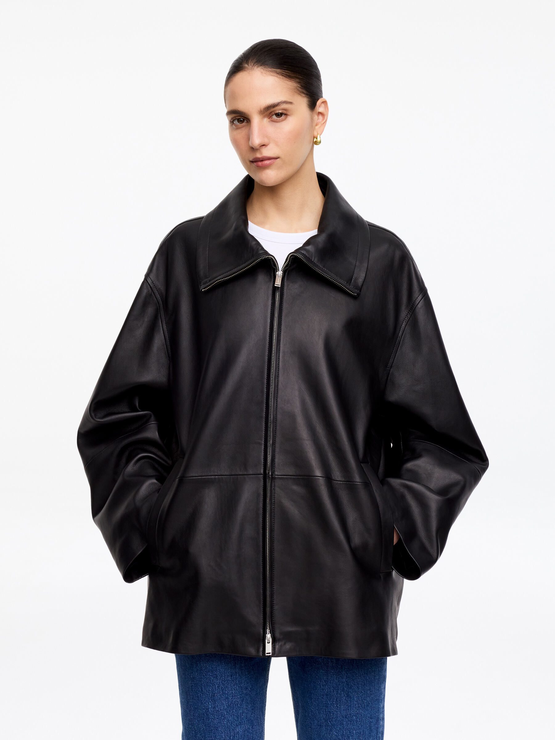 Pendientes de aro dorados con pliegues - Tono dorado - Women - StillMedia/Lookbook - 2