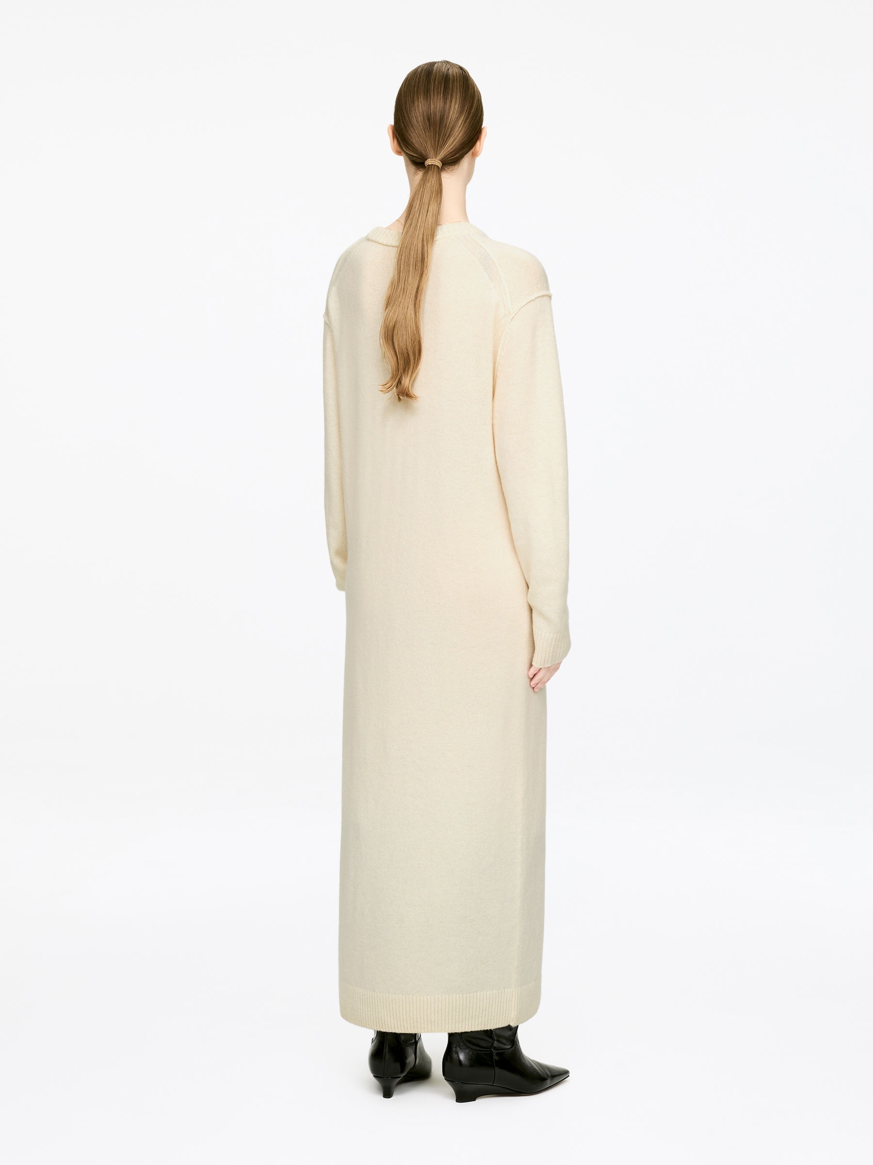 V-Neck Wool Dress - Off White - Loose fit - Women - StillMedia/Lookbook - 7