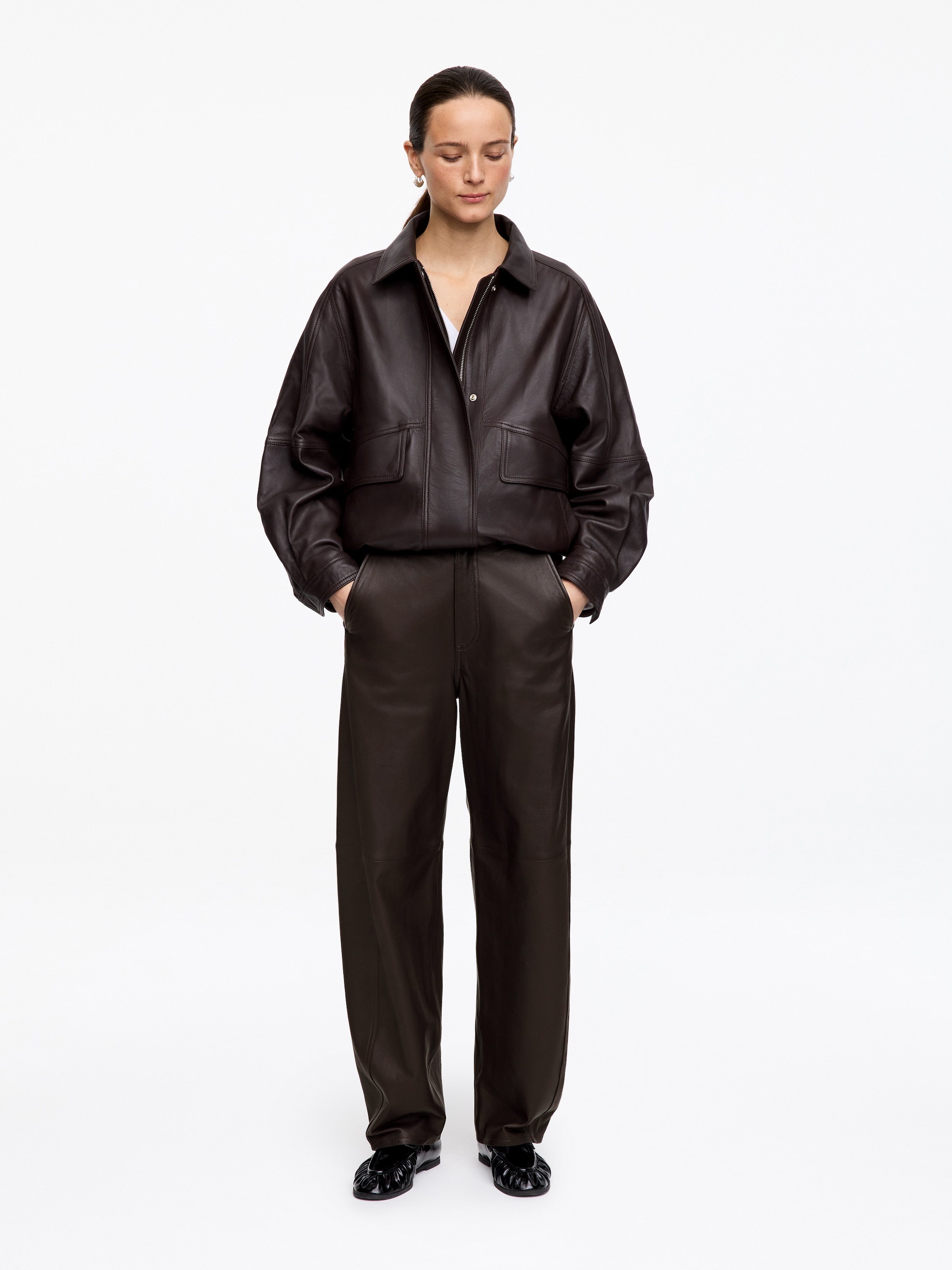 Pantalones de piel de pernera de barril - Marrón oscuro - Corte relajado - Women - StillMedia/Lookbook - 16