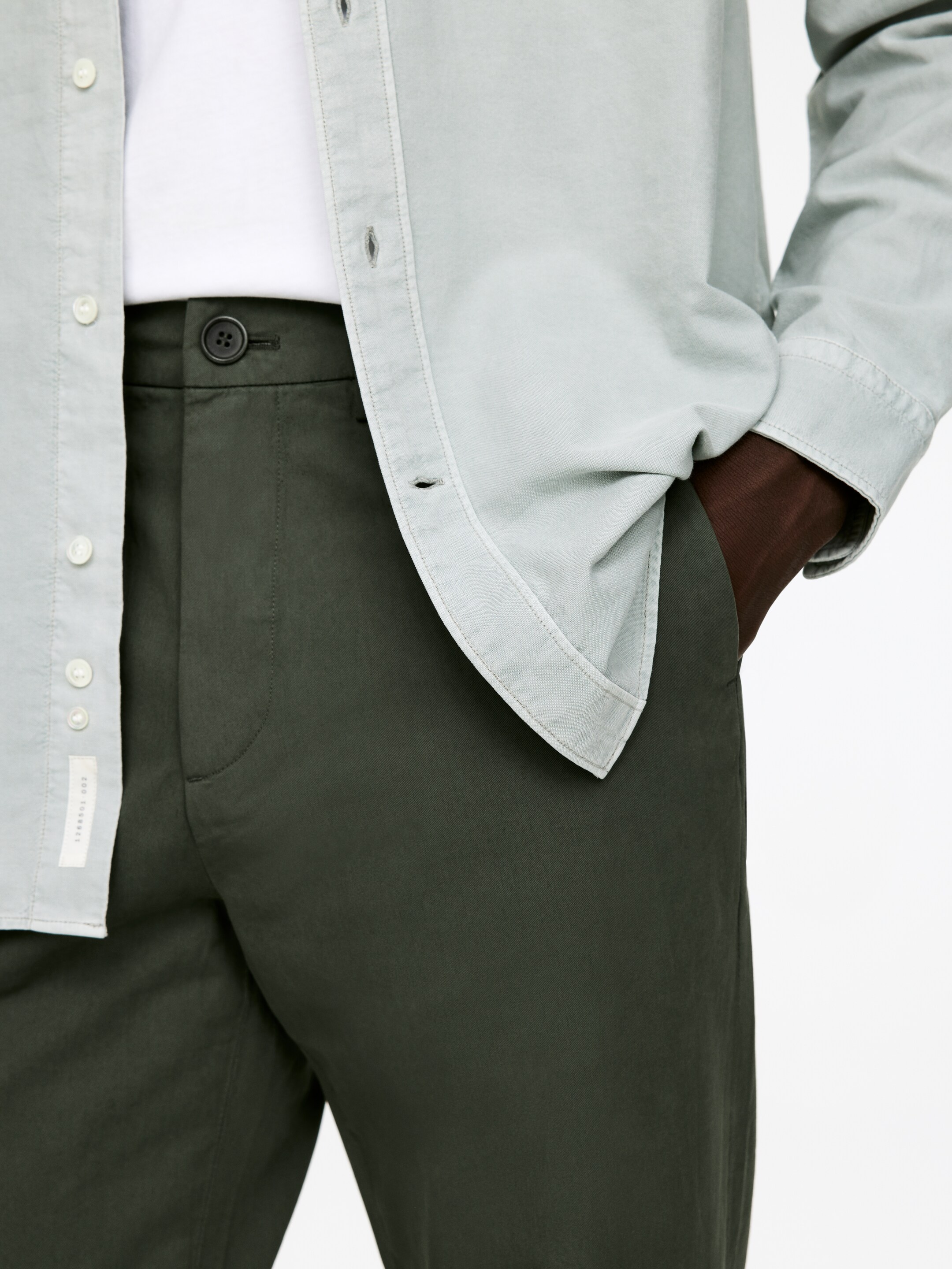 Ver imagen más grande: Pantalones chinos straight - Verde caqui - HOMBRE | H&M ES 4