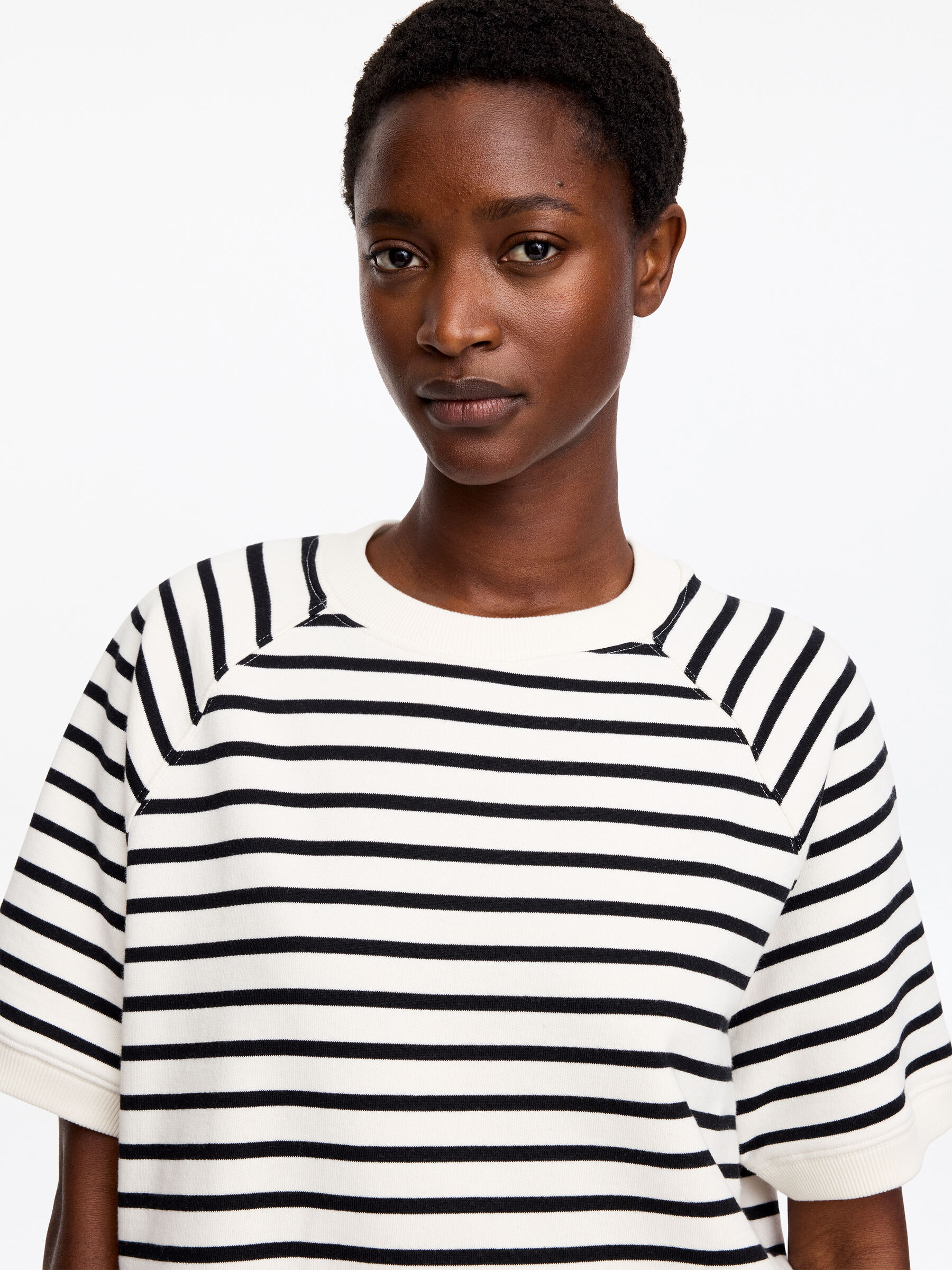 French Terry Sweatshirt - Off White/Black - Regular fit - Women - StillMedia/Lookbook - 5