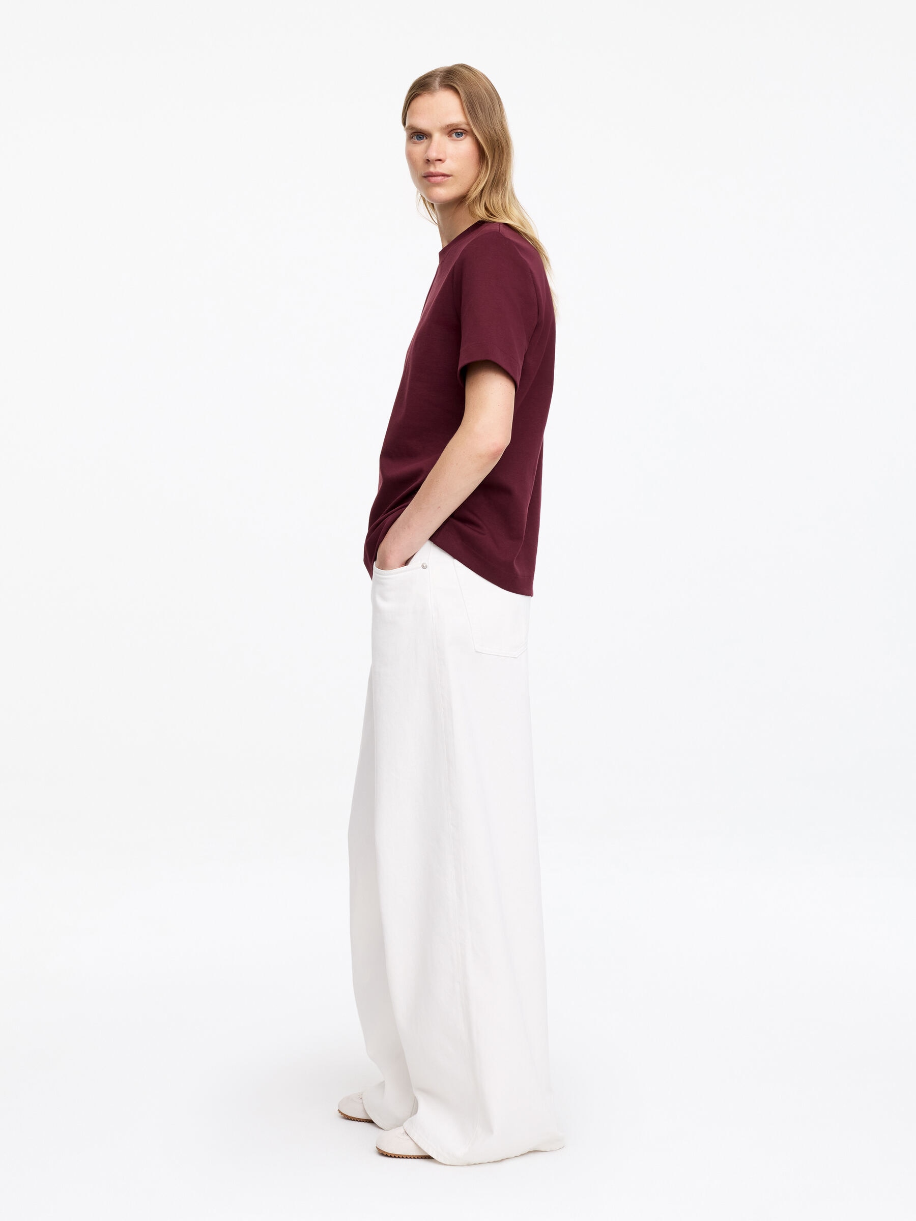 Signature Constructed T-Shirt - Burgundy - Regular fit - Women - StillMedia/Lookbook - 4