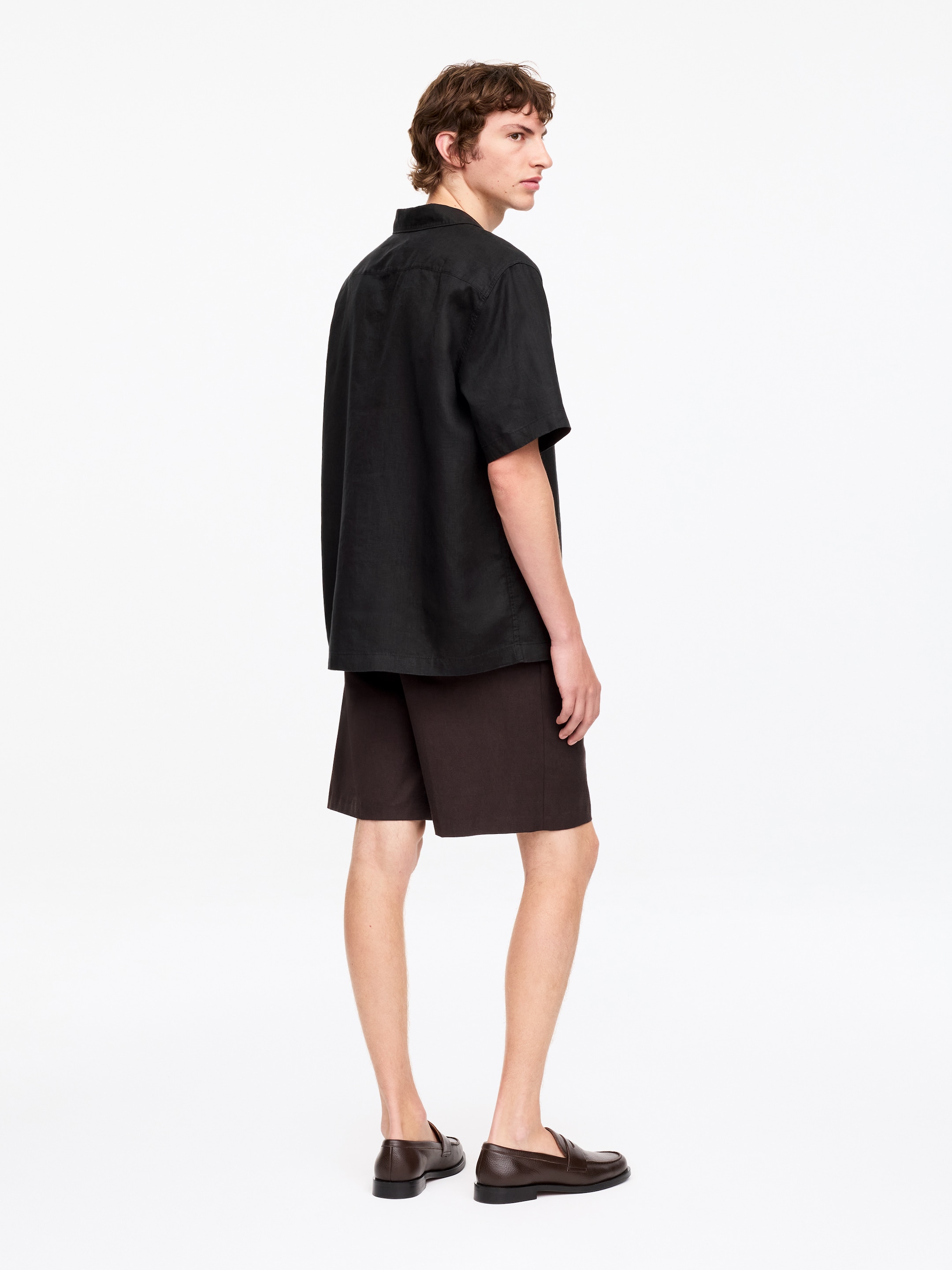 Resortskjorta i linne - Svart - Relaxed fit - Men - StillMedia/Lookbook - 2