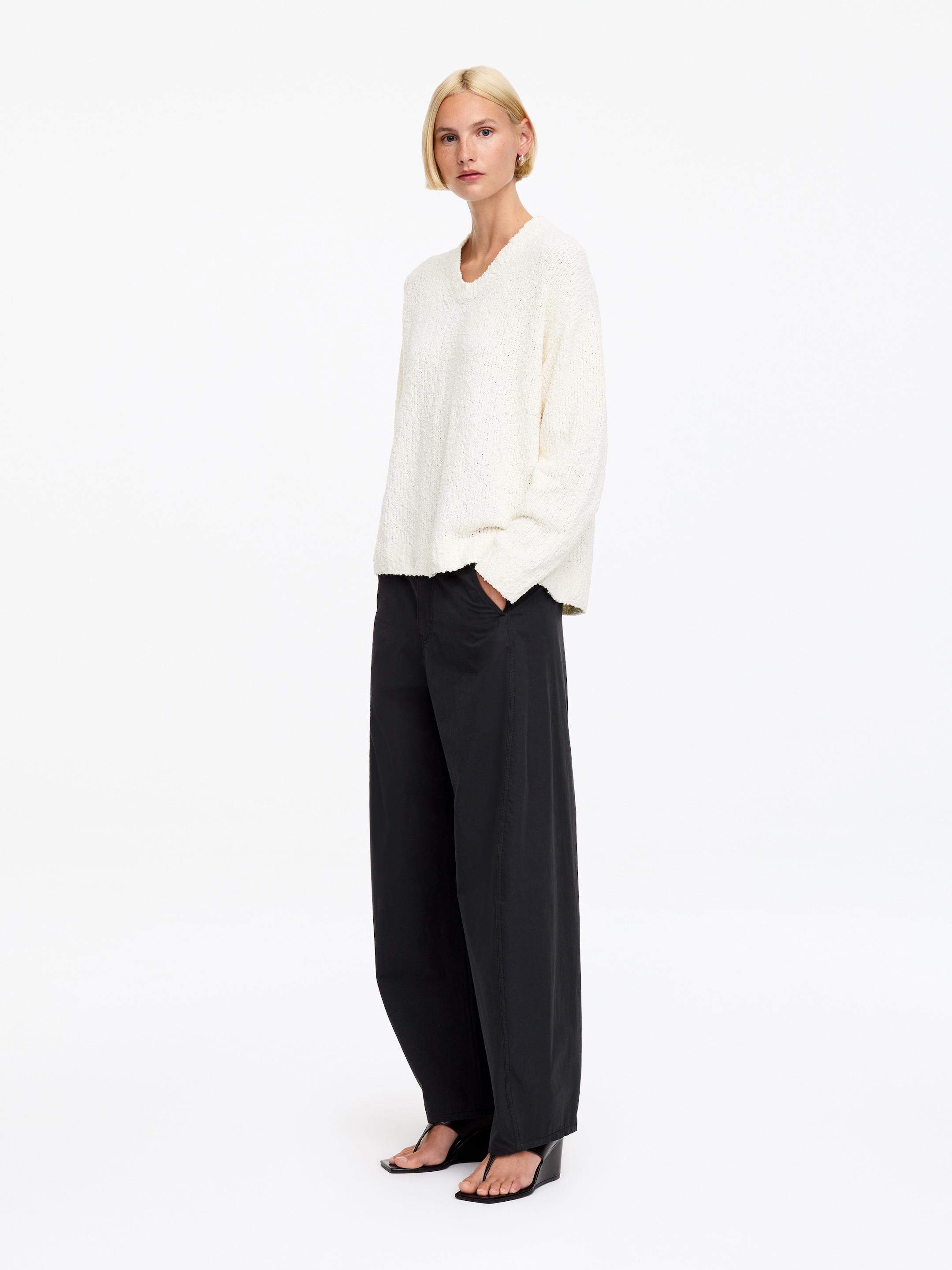 Boucléstickad tröja - Off-white - Loose fit - Women - StillMedia/Lookbook - 2