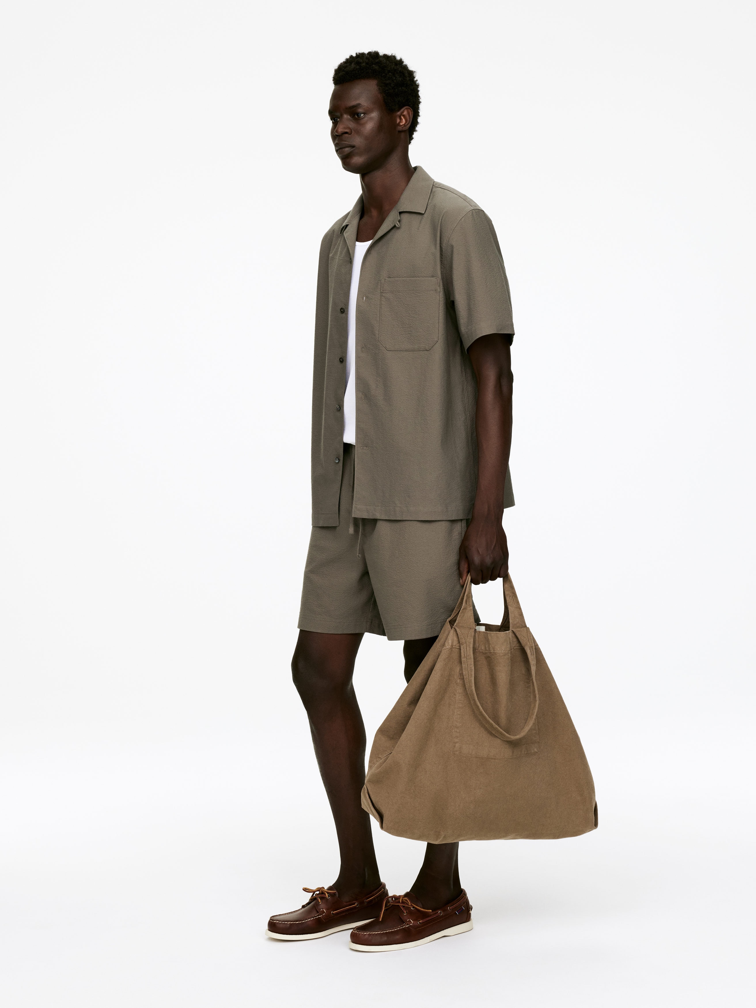 Chemise en seersucker à col cubain - Taupe - Homme - StillMedia/Lookbook - 6