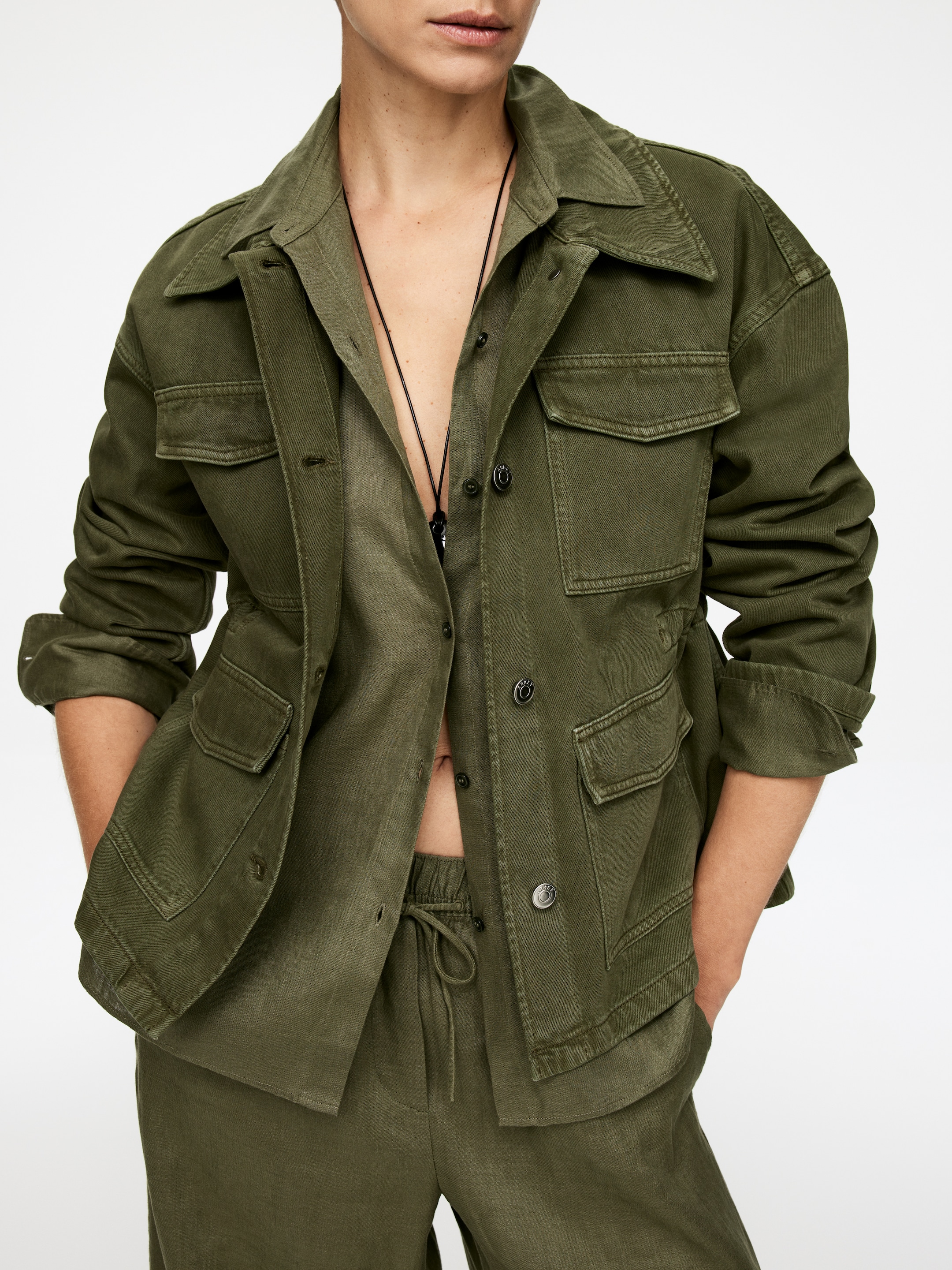 Zobrazit větší obrázek: Lněná košile - Khaki zelená - ŽENY | H&M CZ 4