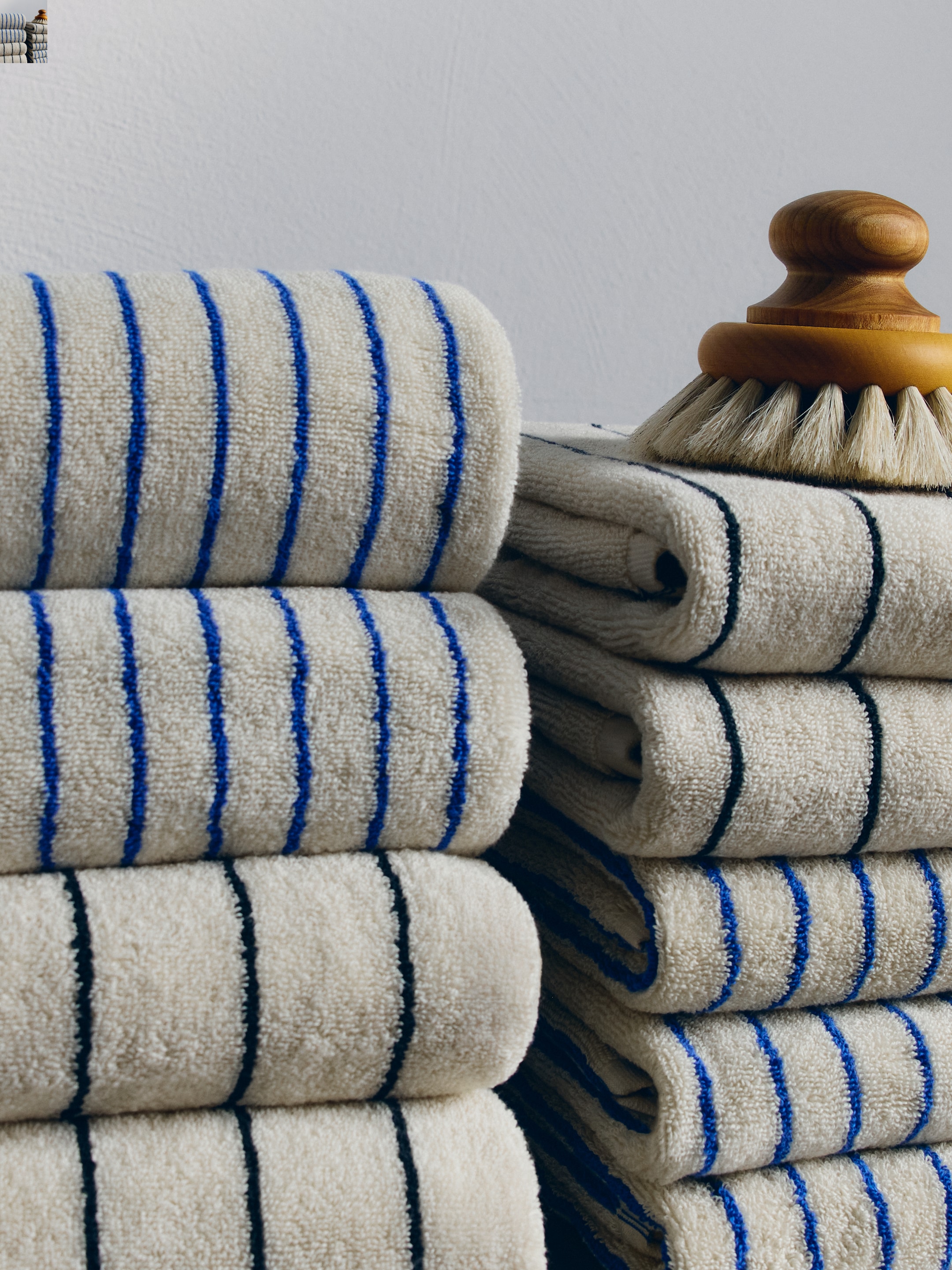 Hand Towel 50 x 70 cm - Bright Blue/Light Beige - homeware - StillMedia/Environmental - 1