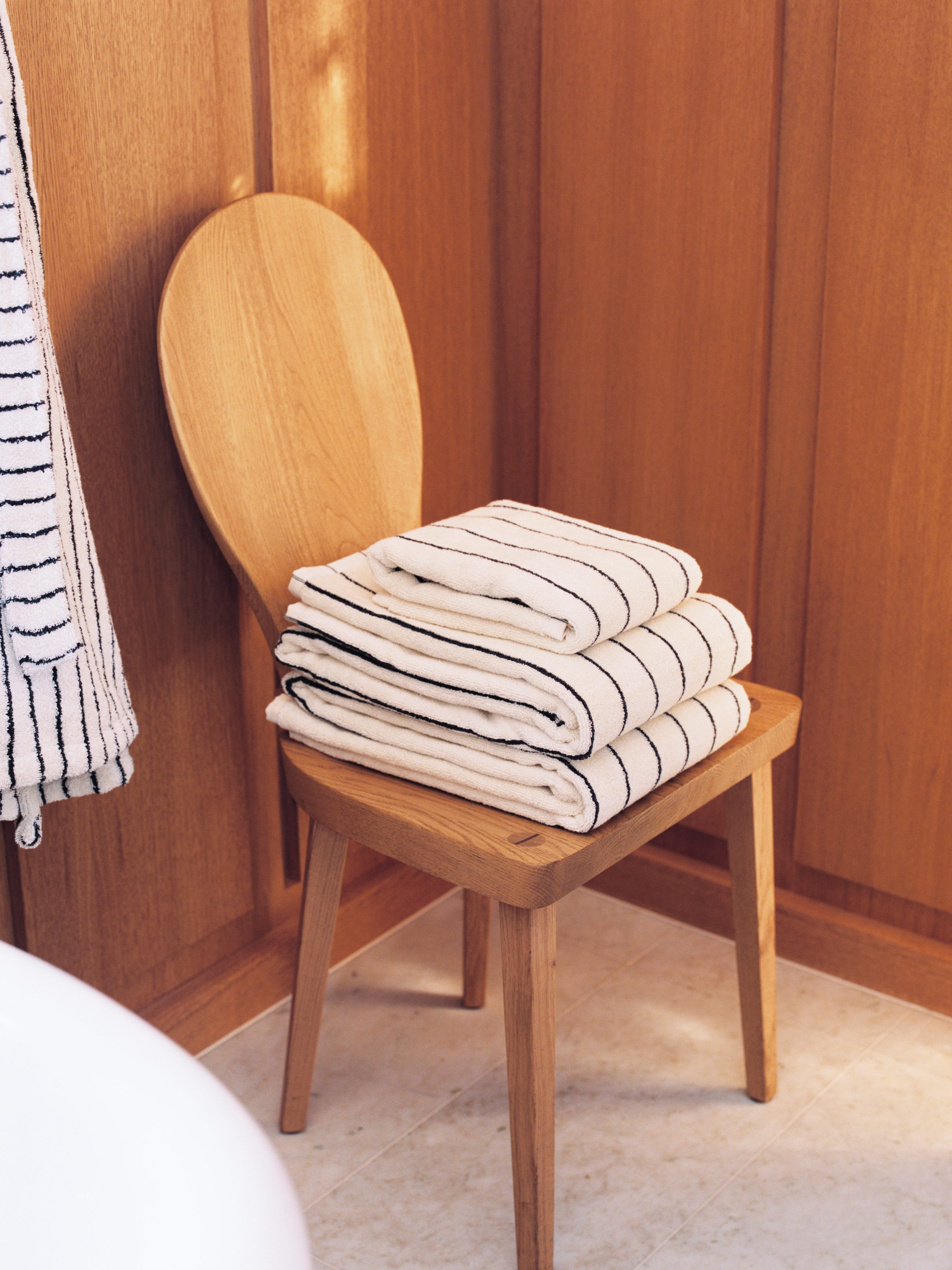 Serviette invité 50 x 70 cm - Blanc cassé/Noir/Bleu vif/Beige clair/Sauge/Noir