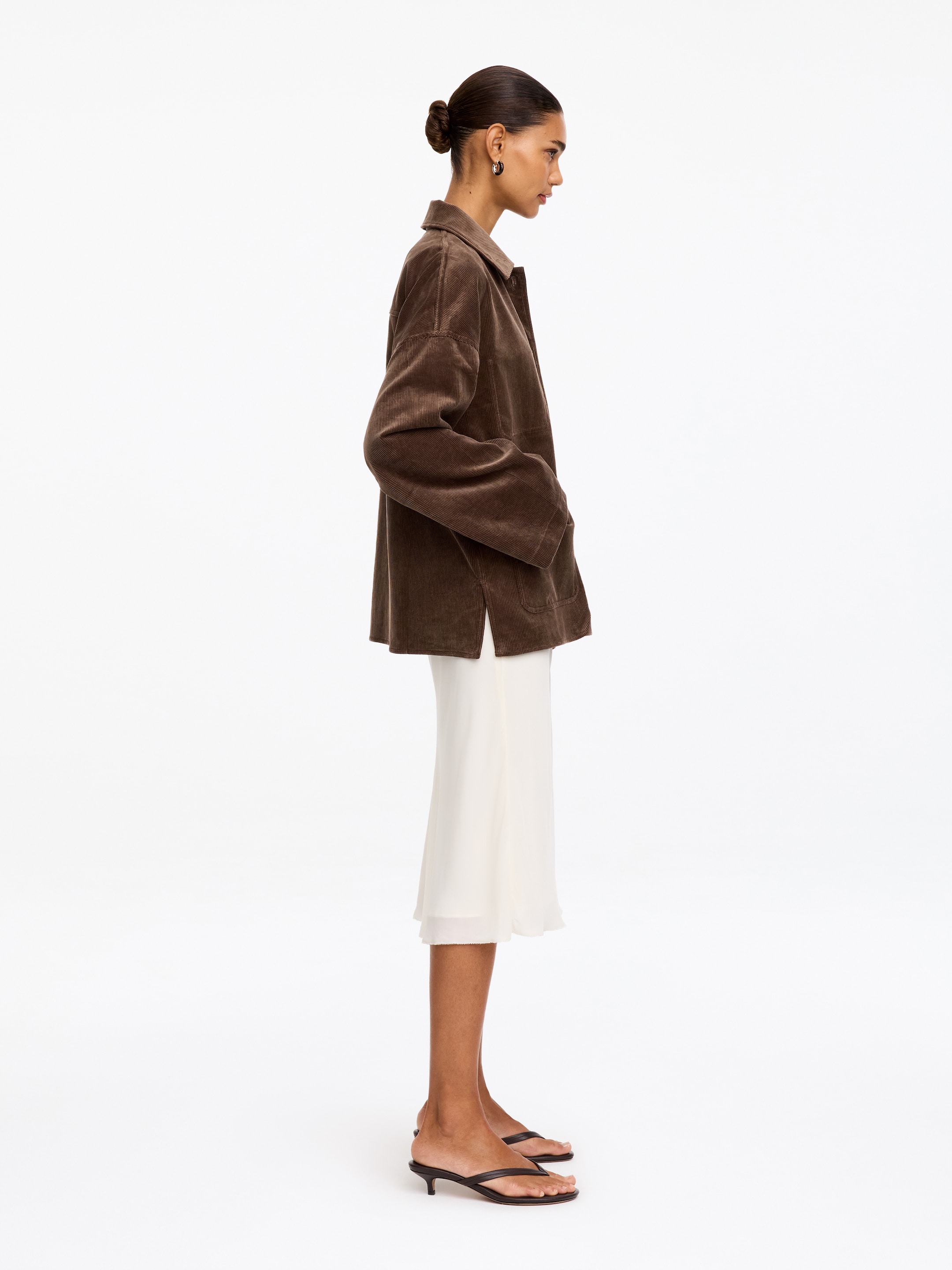 Relaxed Corduroy Overshirt - Dark Mole - Loose fit - women - StillMedia/Lookbook - 4