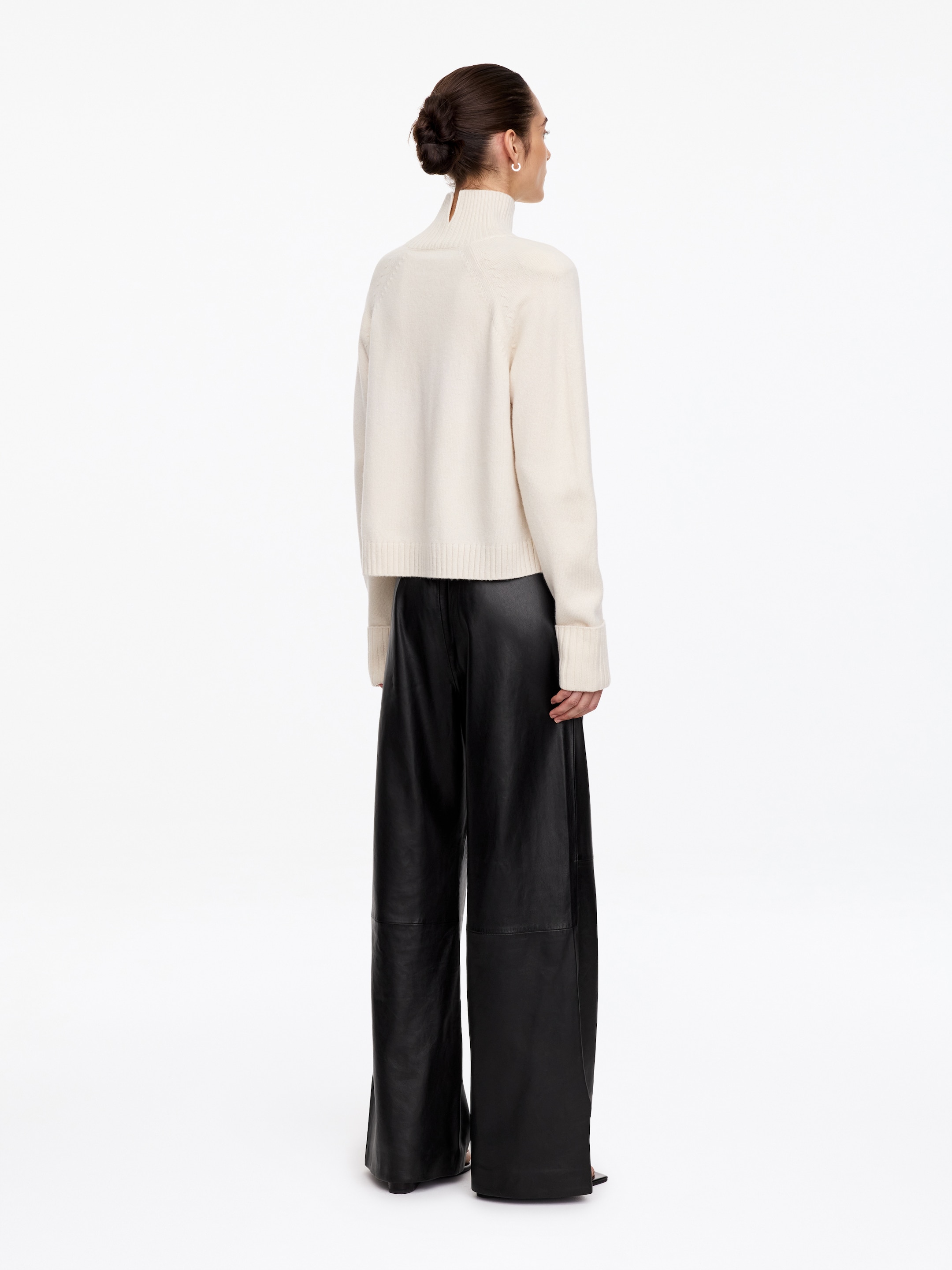 Leather Trousers - Black - Relaxed fit - women - StillMedia/Lookbook - 5