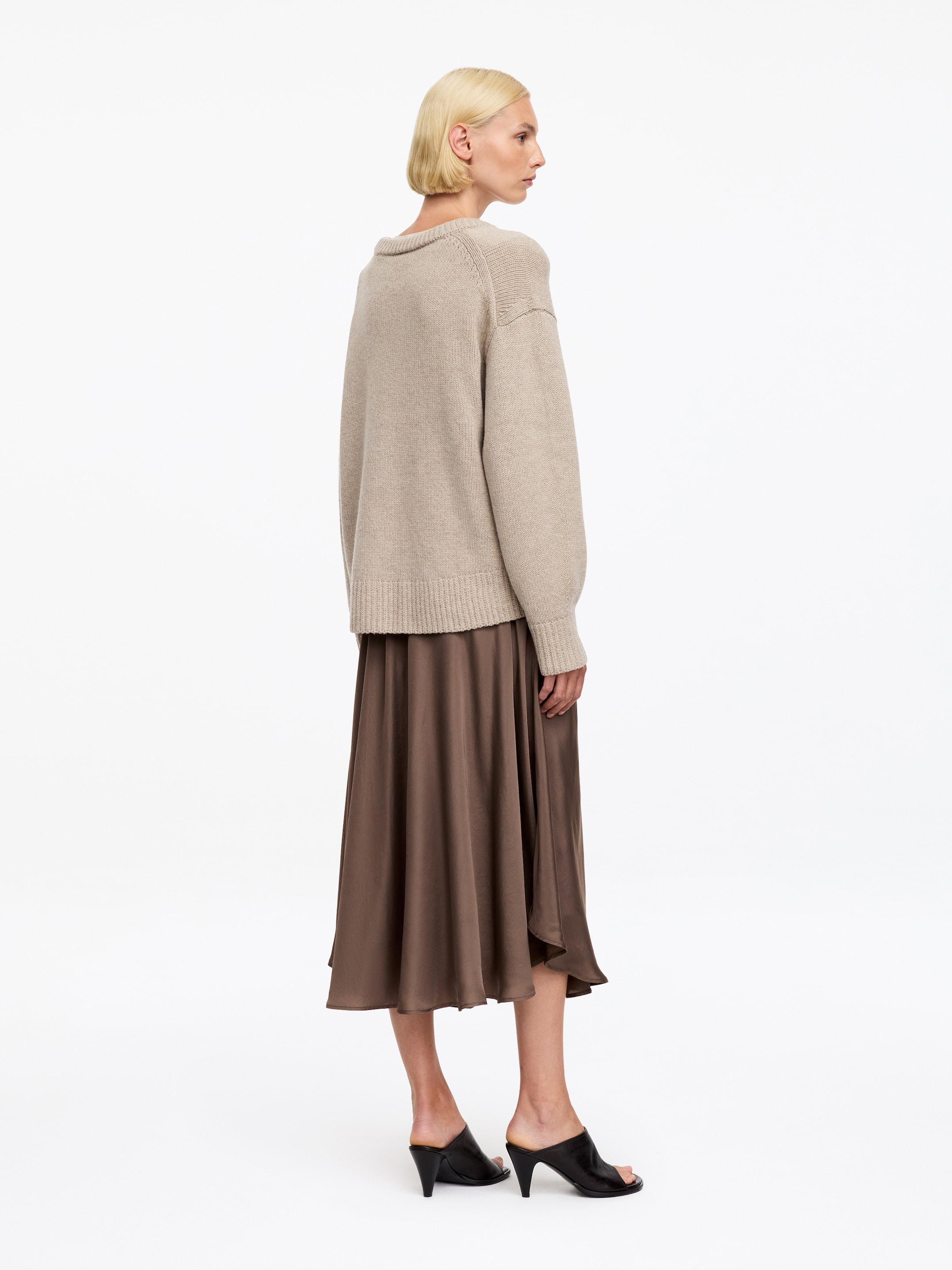 Lockerer Wollpullover - Beige - Loose Fit - women - StillMedia/Lookbook - 5